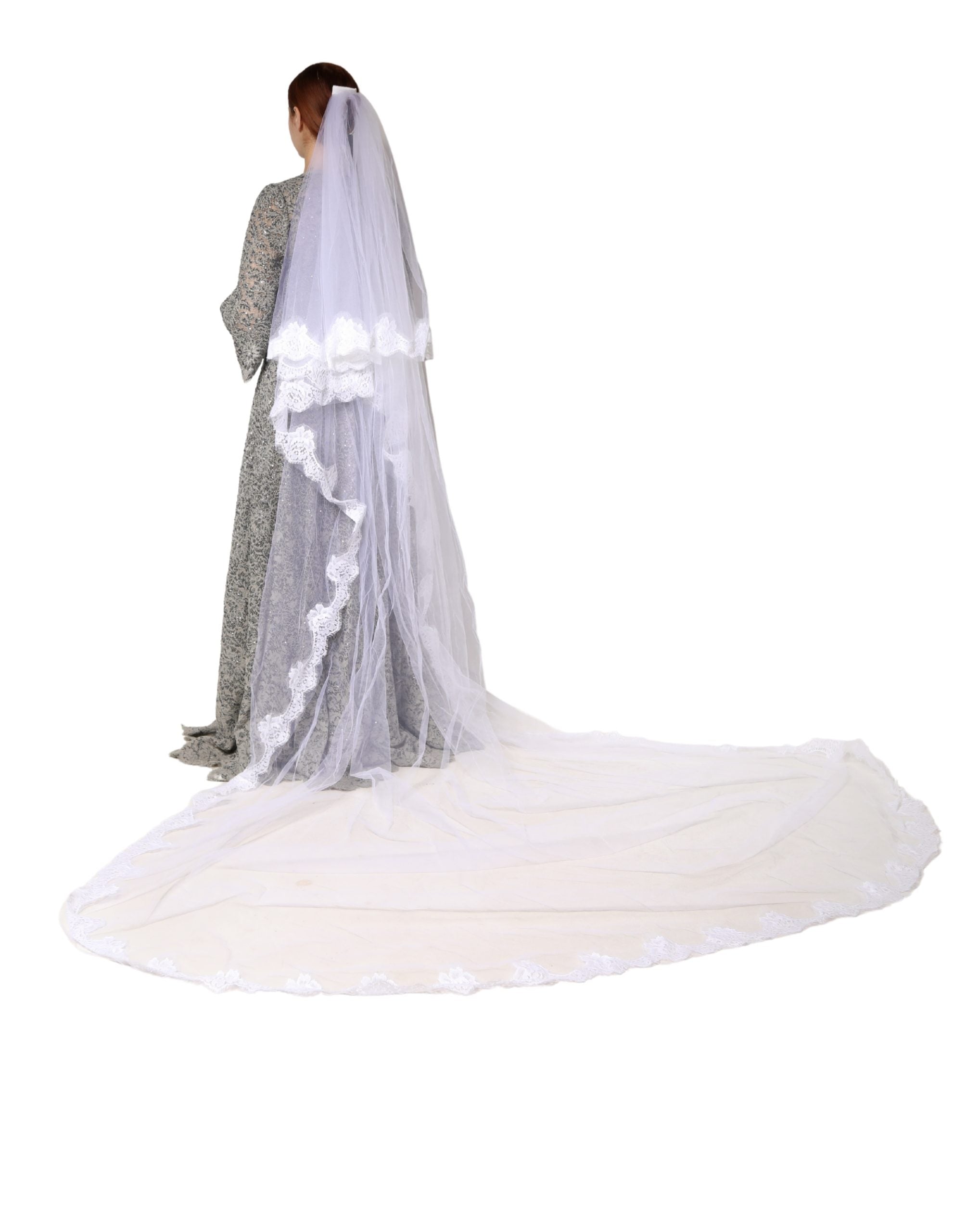 Dolce & Gabbana Schleier aus weißer floraler Spitze, Nylon, bodenlang, 3 m lang-1