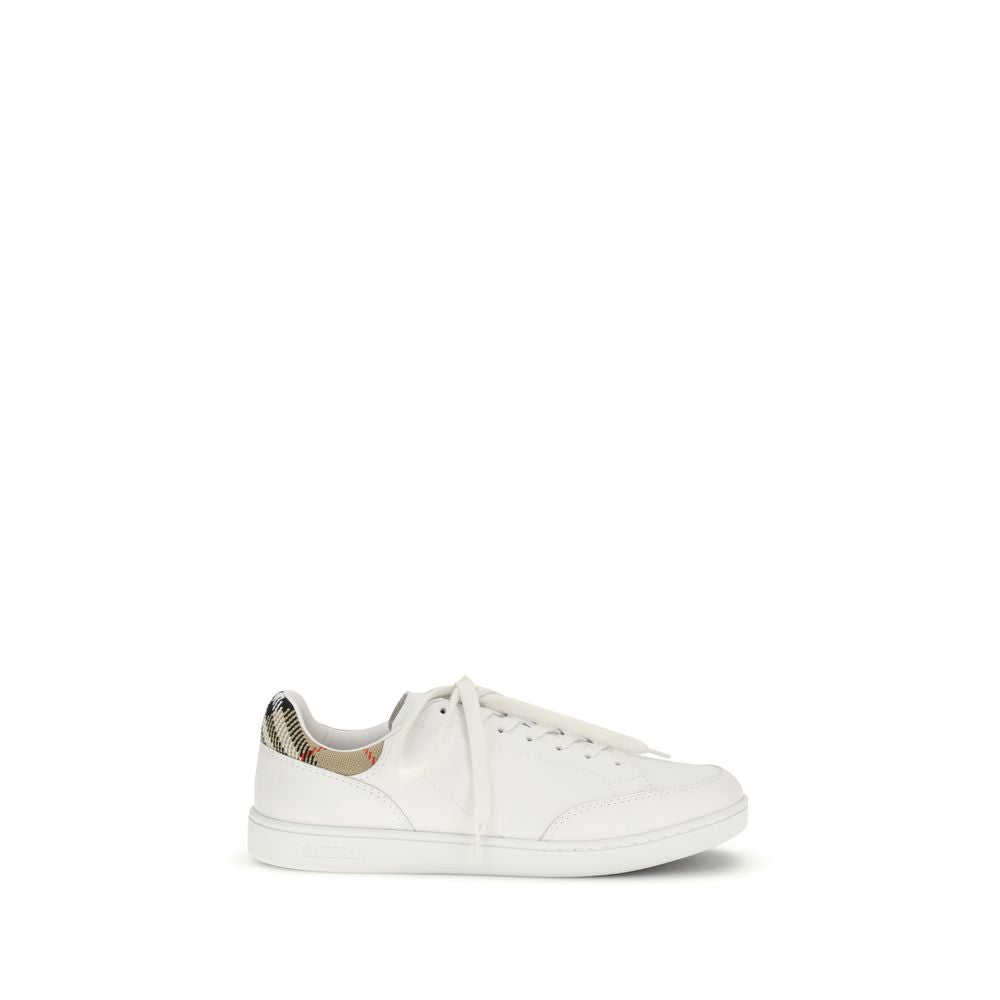Burberry white low-top sneakers in calfskin leather Bos Taurus-1