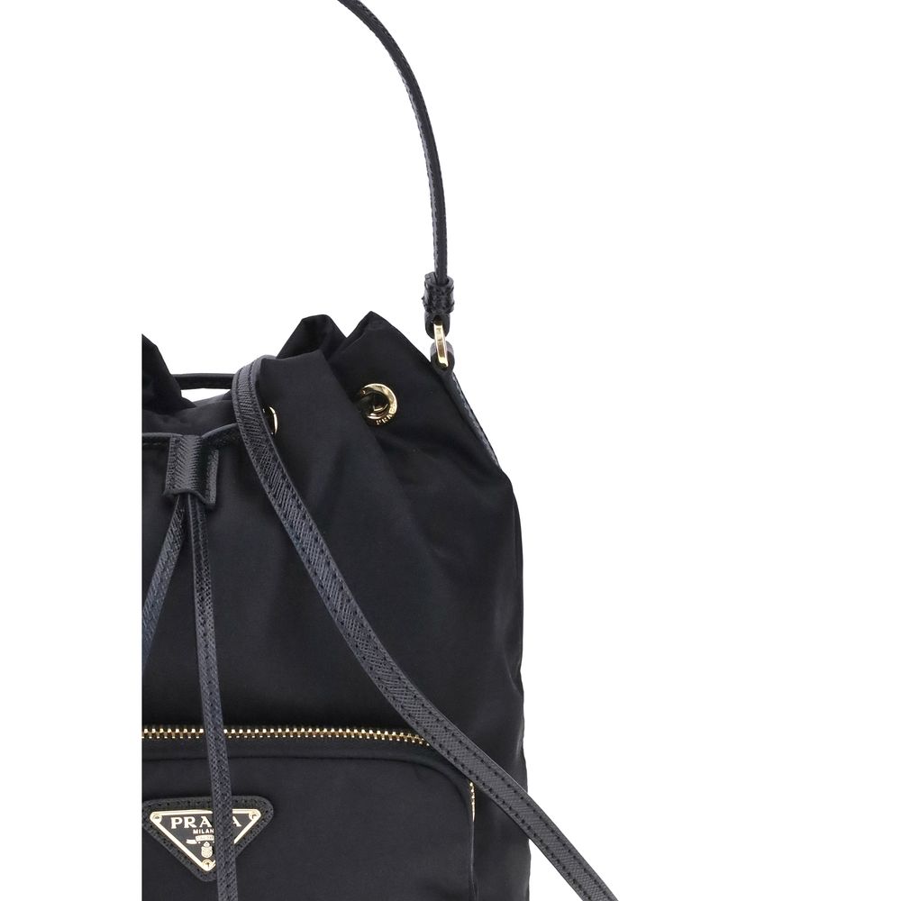 Prada Schwarze Bucket Bag aus recyceltem Polyamid-4