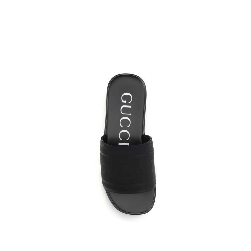 Gucci Schwarze Sandalen aus Stoff-4