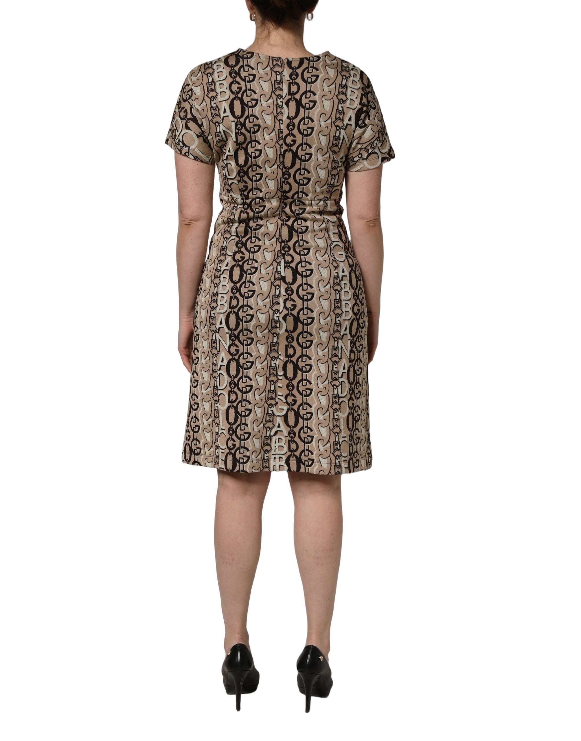 Dolce & Gabbana Braunes Etuikleid mit DG-Logo-Kette und kurzen Ärmeln-5