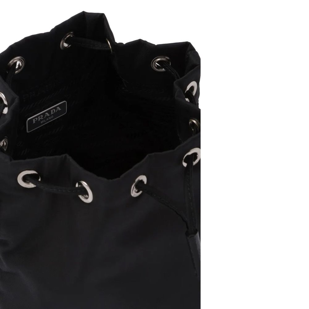 Prada Schwarze Nylon-Handtasche-4