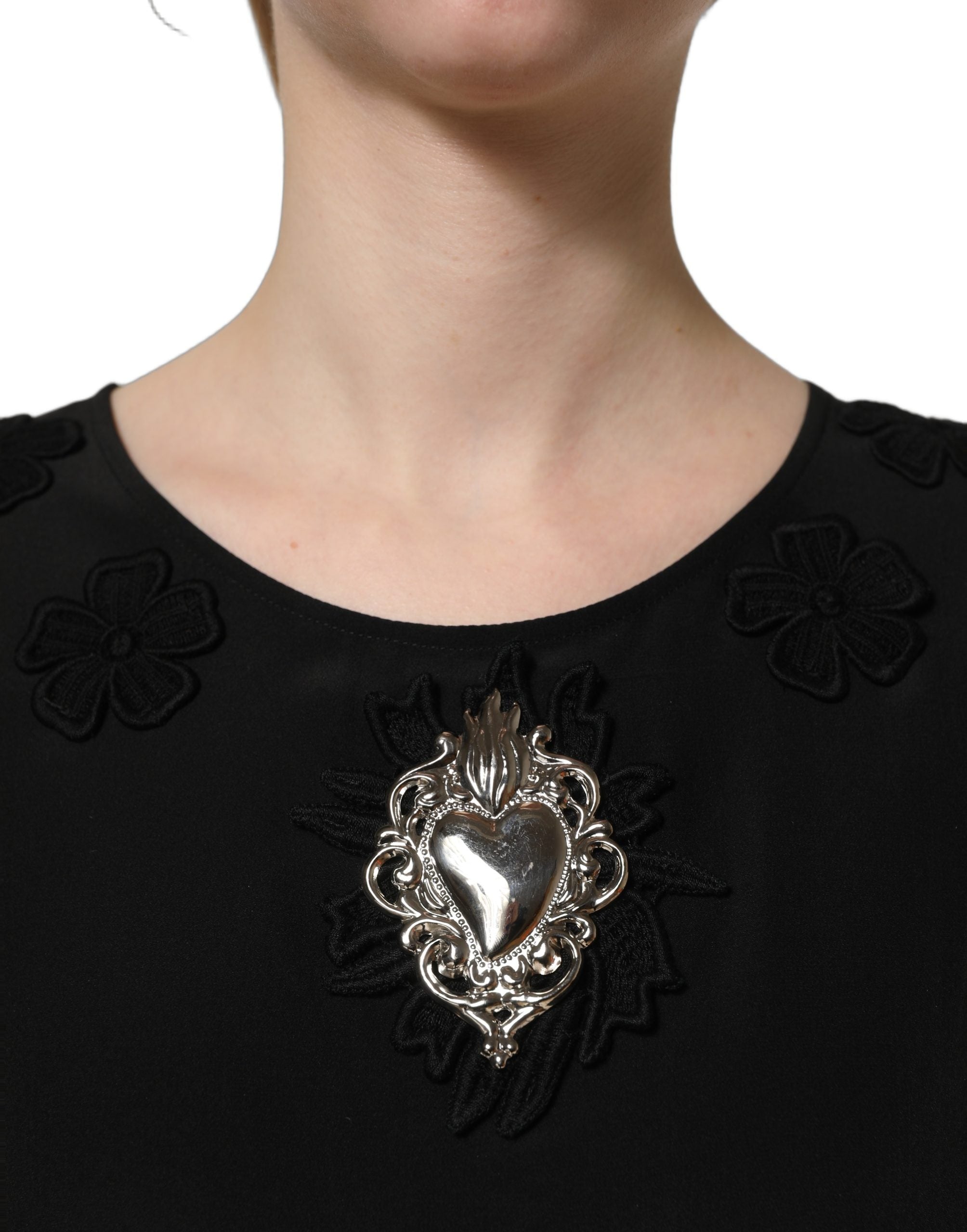 Dolce & Gabbana Schwarze Seidenbluse mit Herz-Applikation und Blumenmuster-6