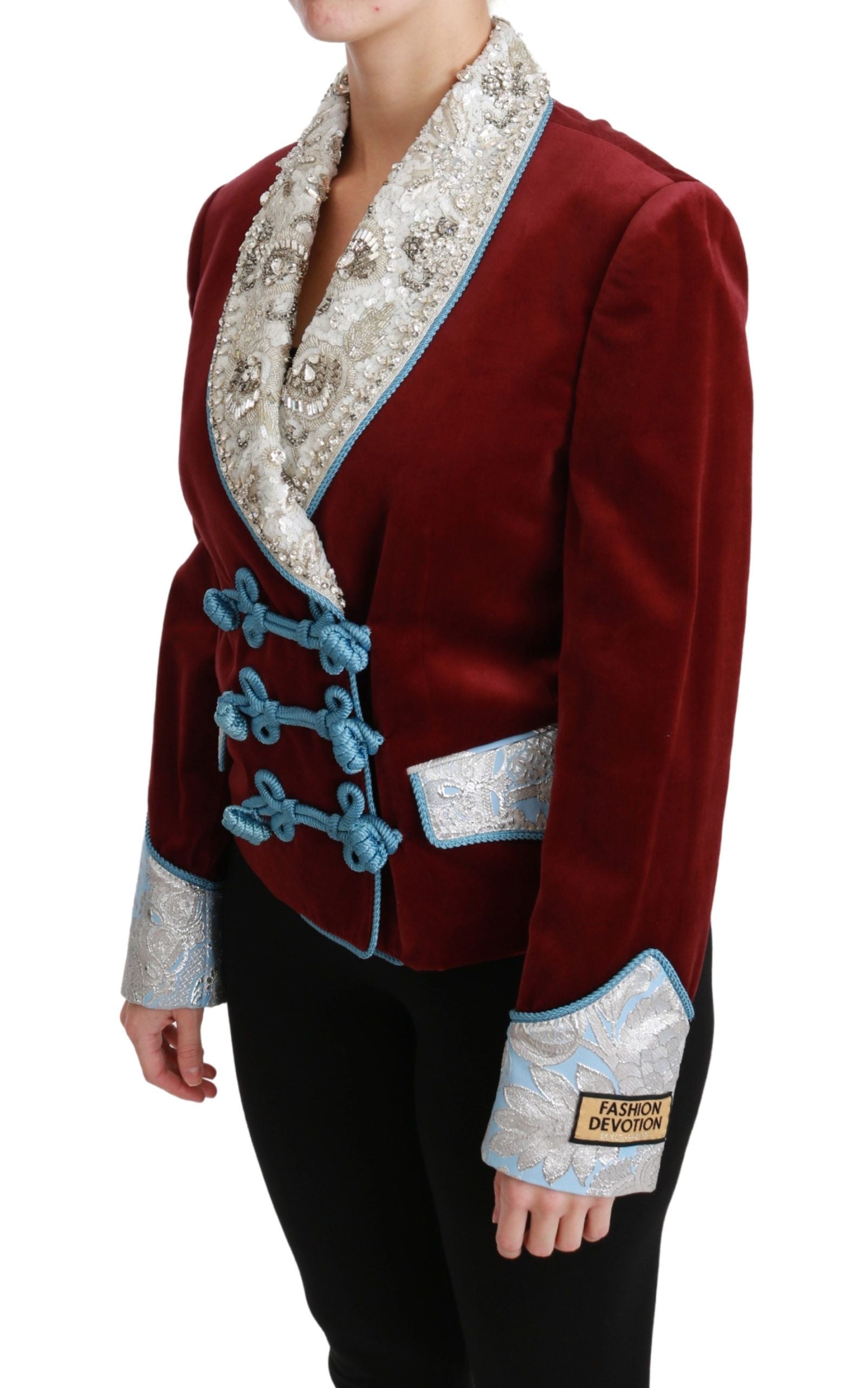 Chaqueta blazer de terciopelo rojo con cristales barrocos de Dolce & Gabbana-4