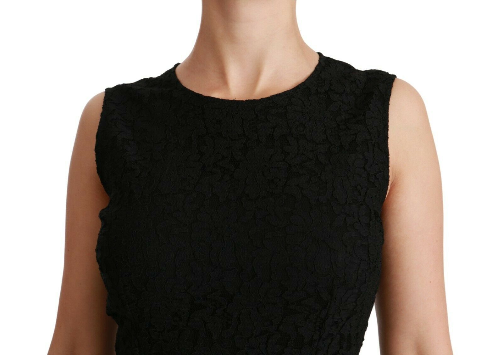 Vestido tubo negro de encaje floral de Dolce & Gabbana-6