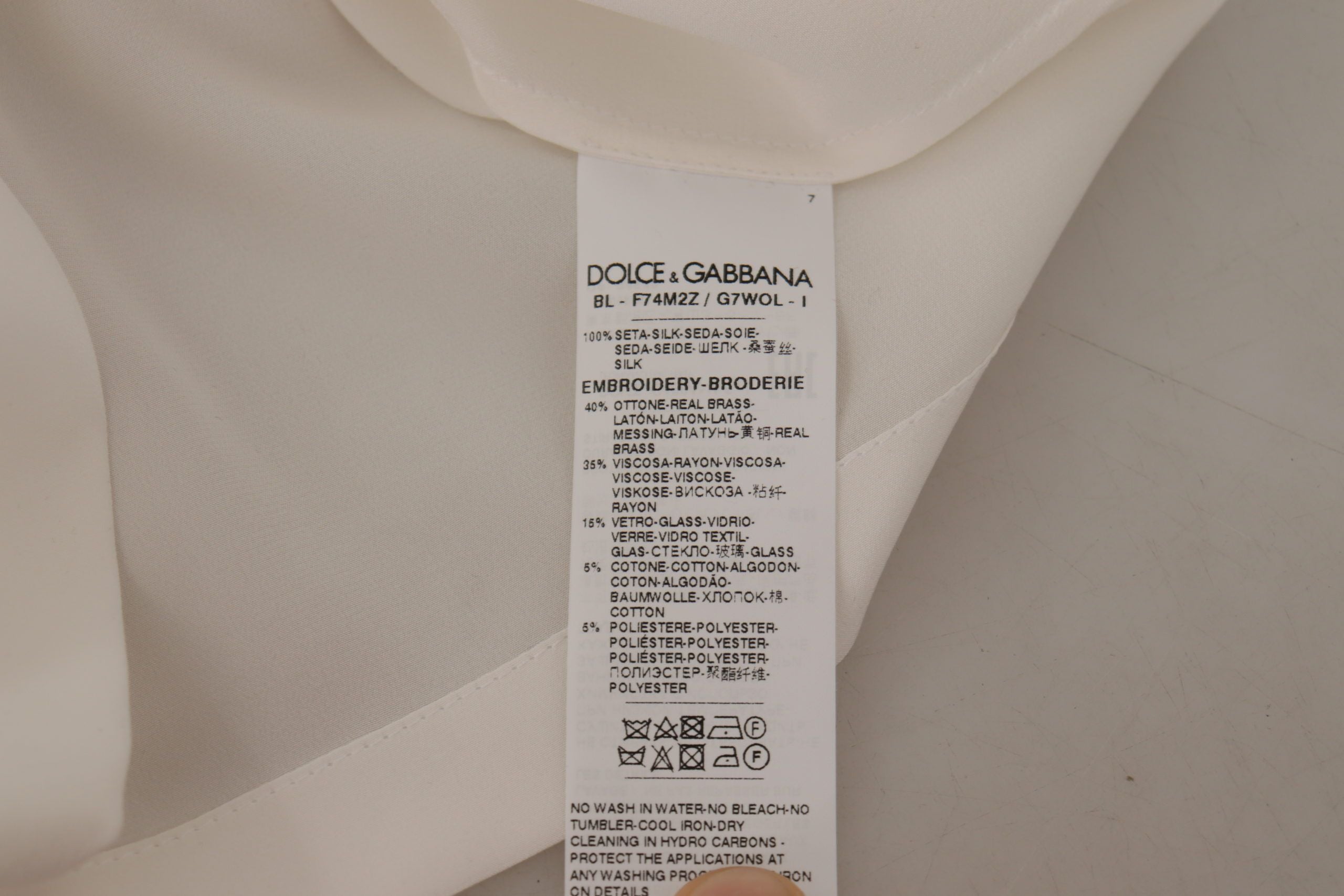 Blusa Dolce & Gabbana con cristales y corona DG en seda blanca y dorada-8