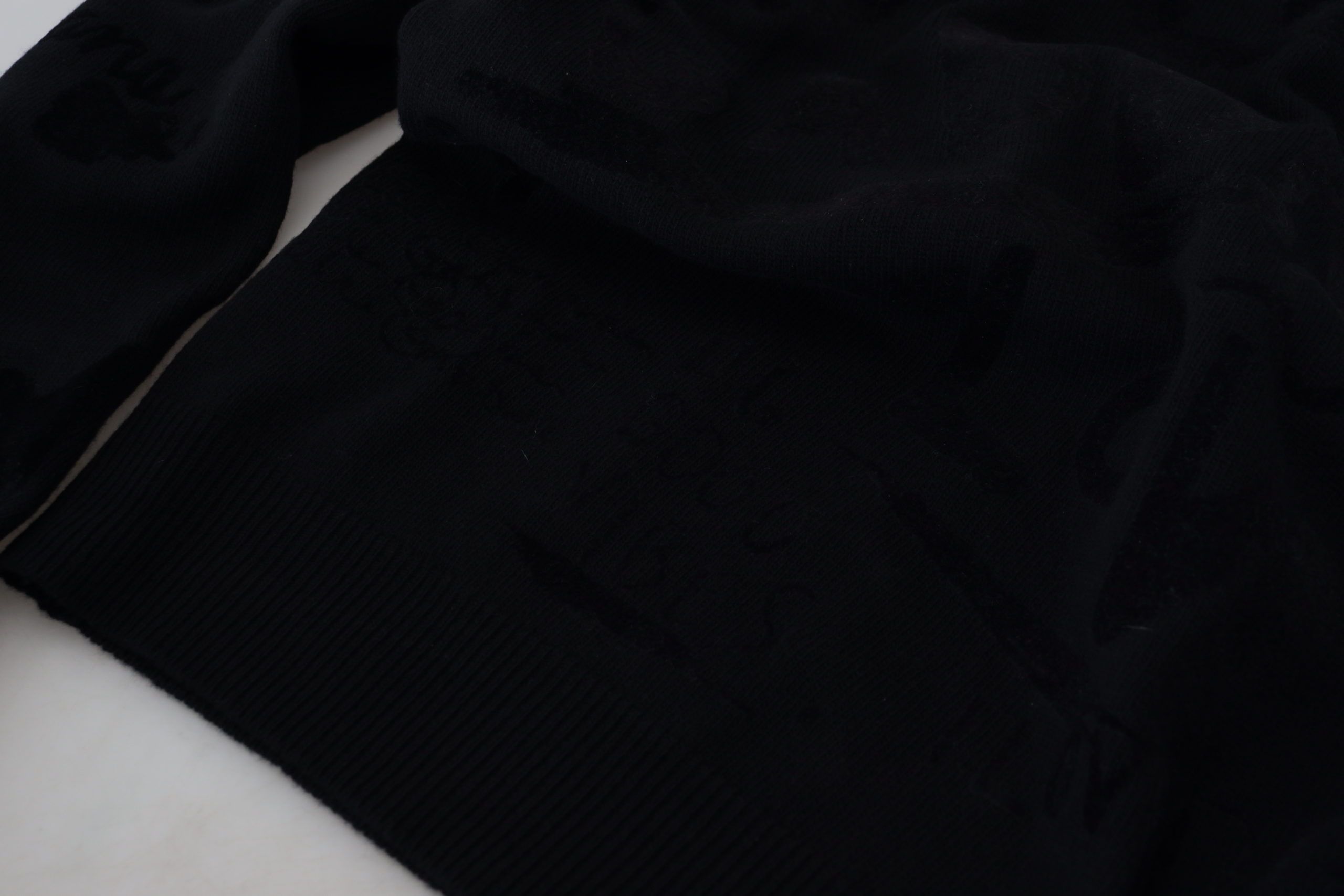 Dolce & Gabbana Schwarzer Wollpullover mit Logo-Muster und Rundhalsausschnitt-8