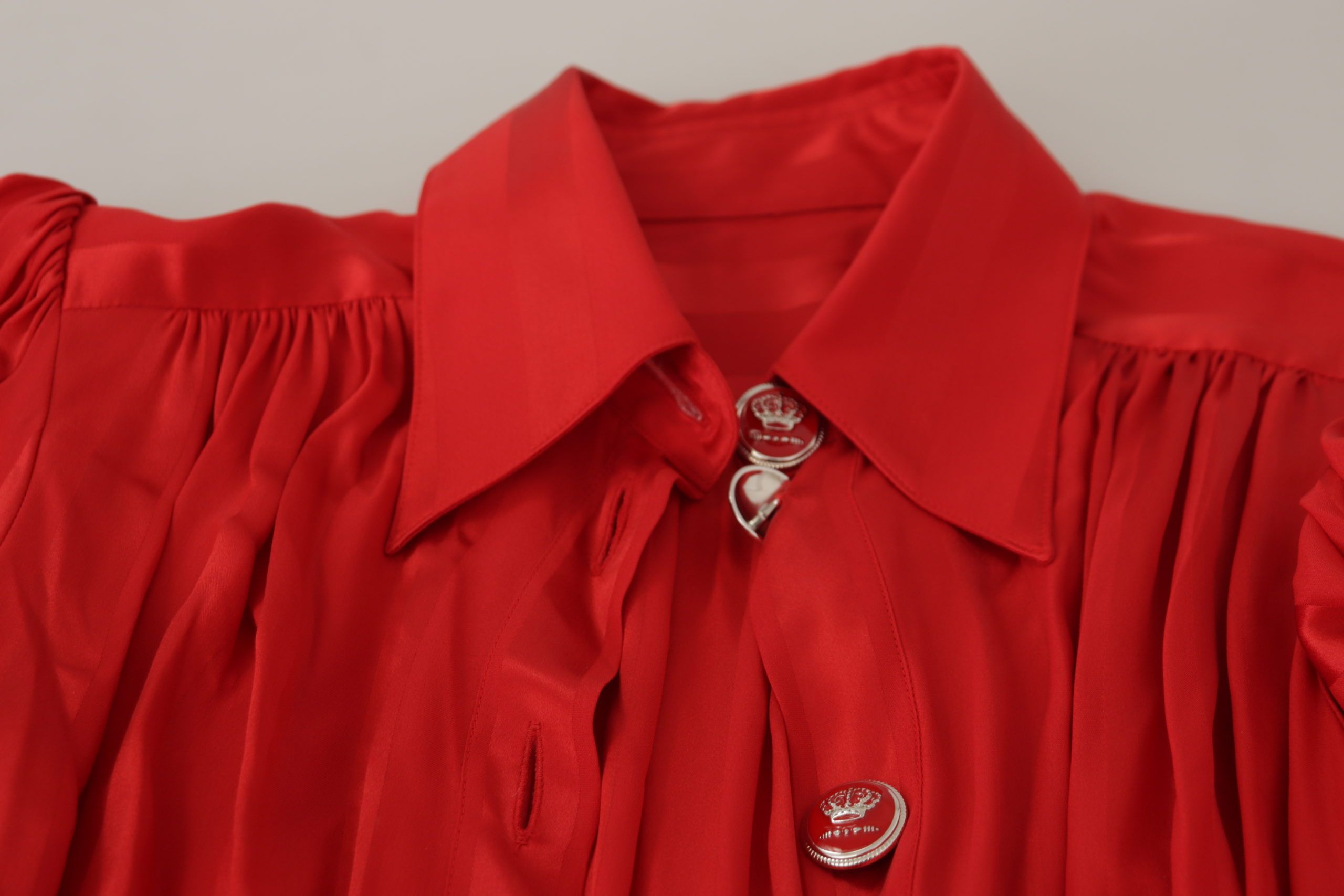 Vestido midi rojo Dolce & Gabbana con cinturón y tapeta de botones en satén y seda-6