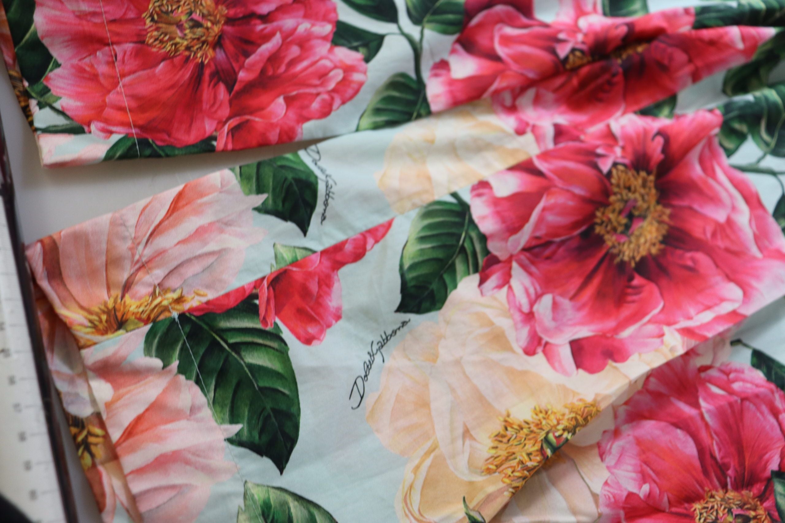 Dolce & Gabbana Multicolor Flora printed high-waisted cropped trousers-5