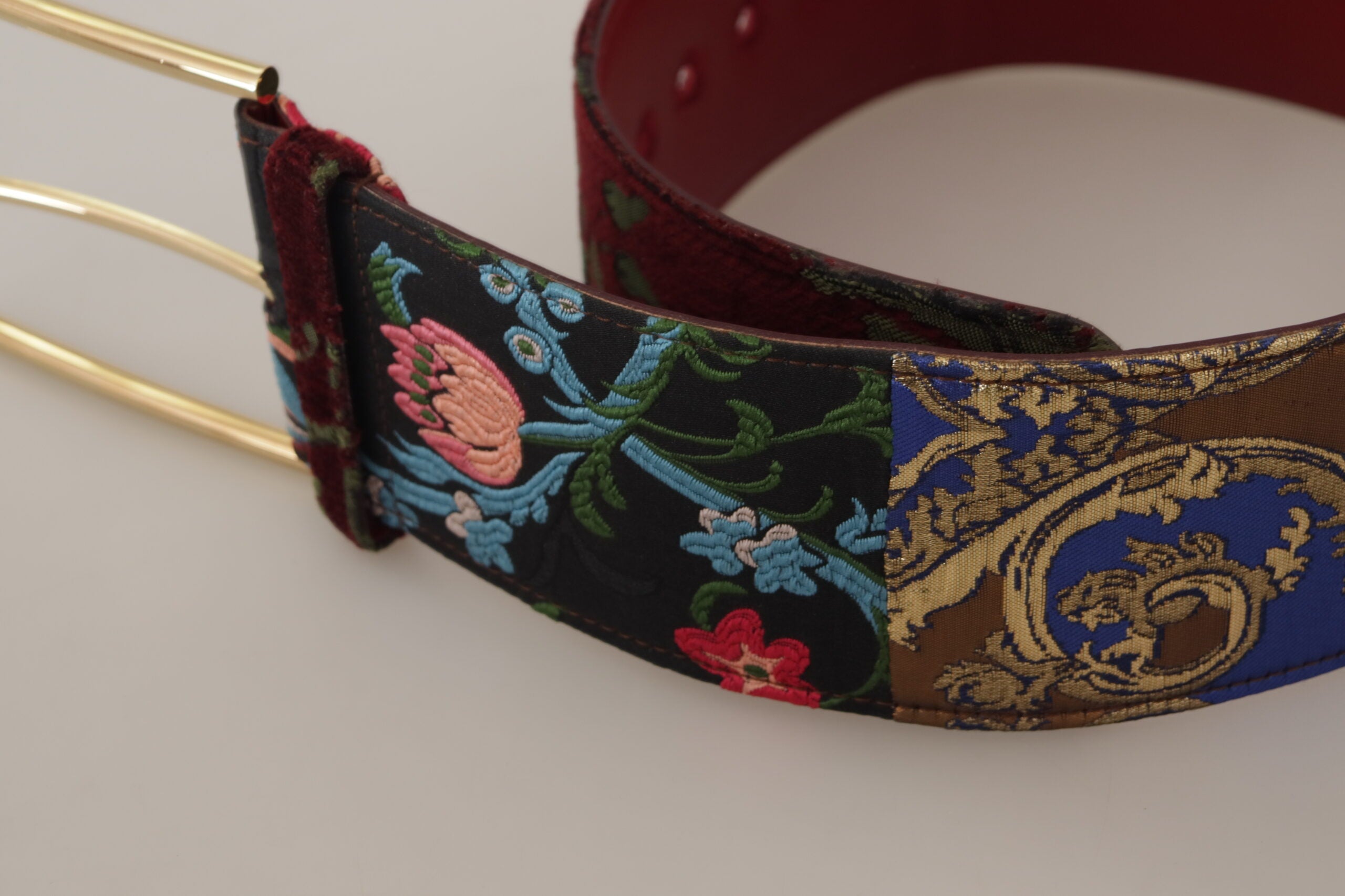 Cinturón de piel bordado rojo Dolce & Gabbana con logotipo dorado y hebilla de metal-2
