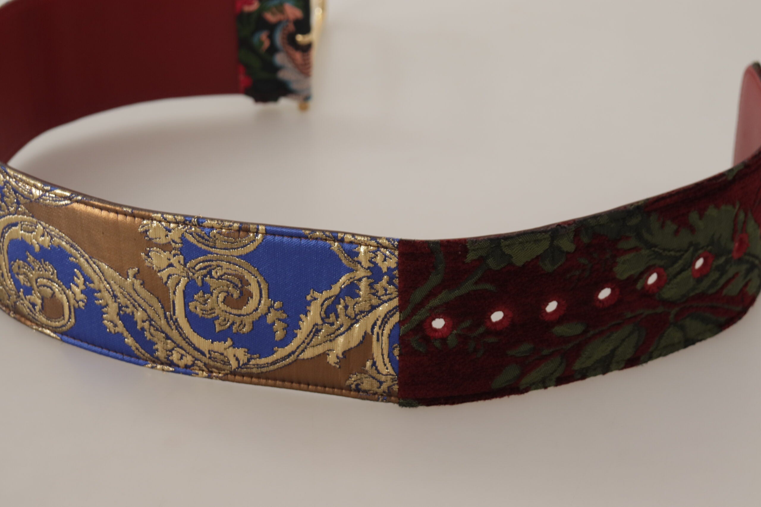 Cinturón de piel bordado rojo Dolce & Gabbana con logotipo dorado y hebilla de metal-3