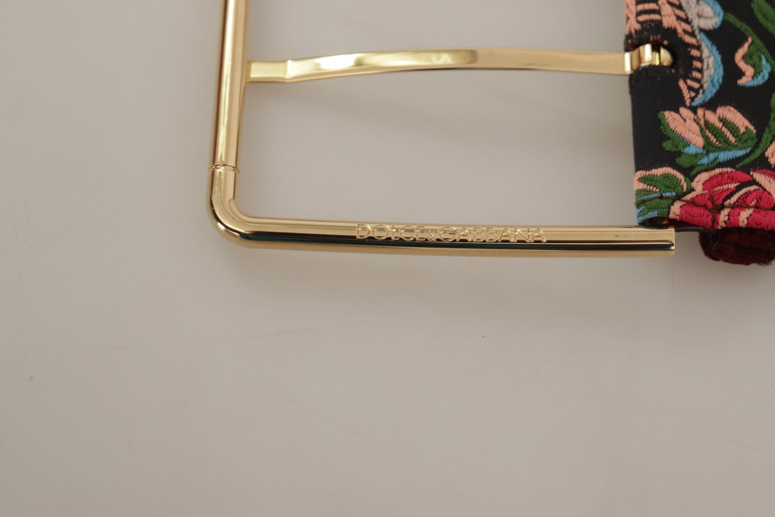 Cinturón de piel bordado rojo Dolce & Gabbana con logotipo dorado y hebilla de metal-4