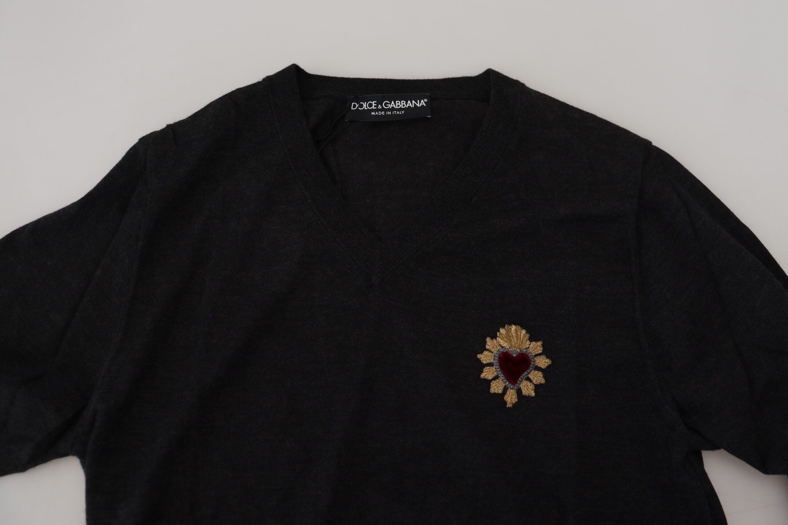 Dolce & Gabbana grey cashmere sweater with V-neck and gold heart-6