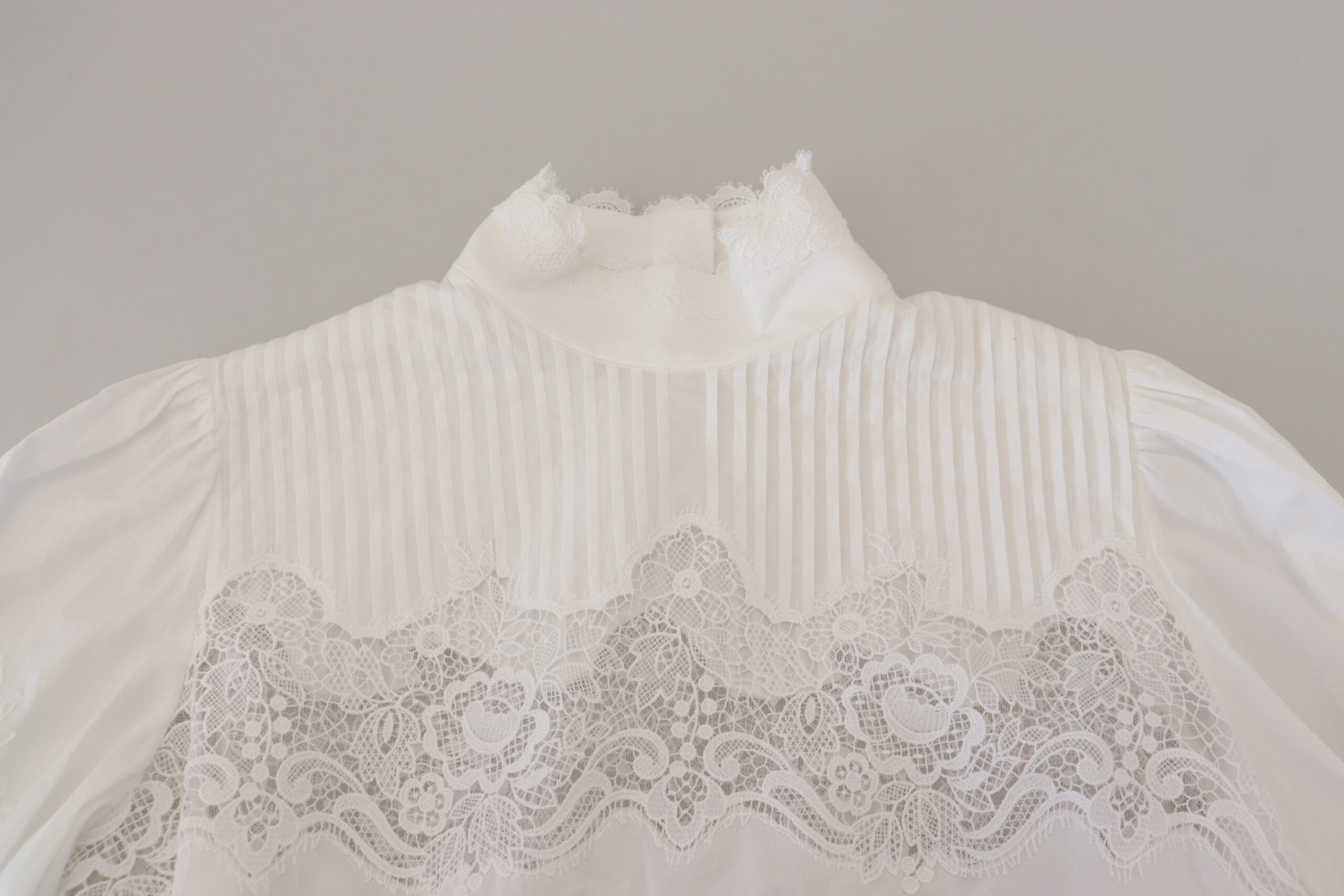 Dolce & Gabbana White cotton roll neck blouse with lace trim-5