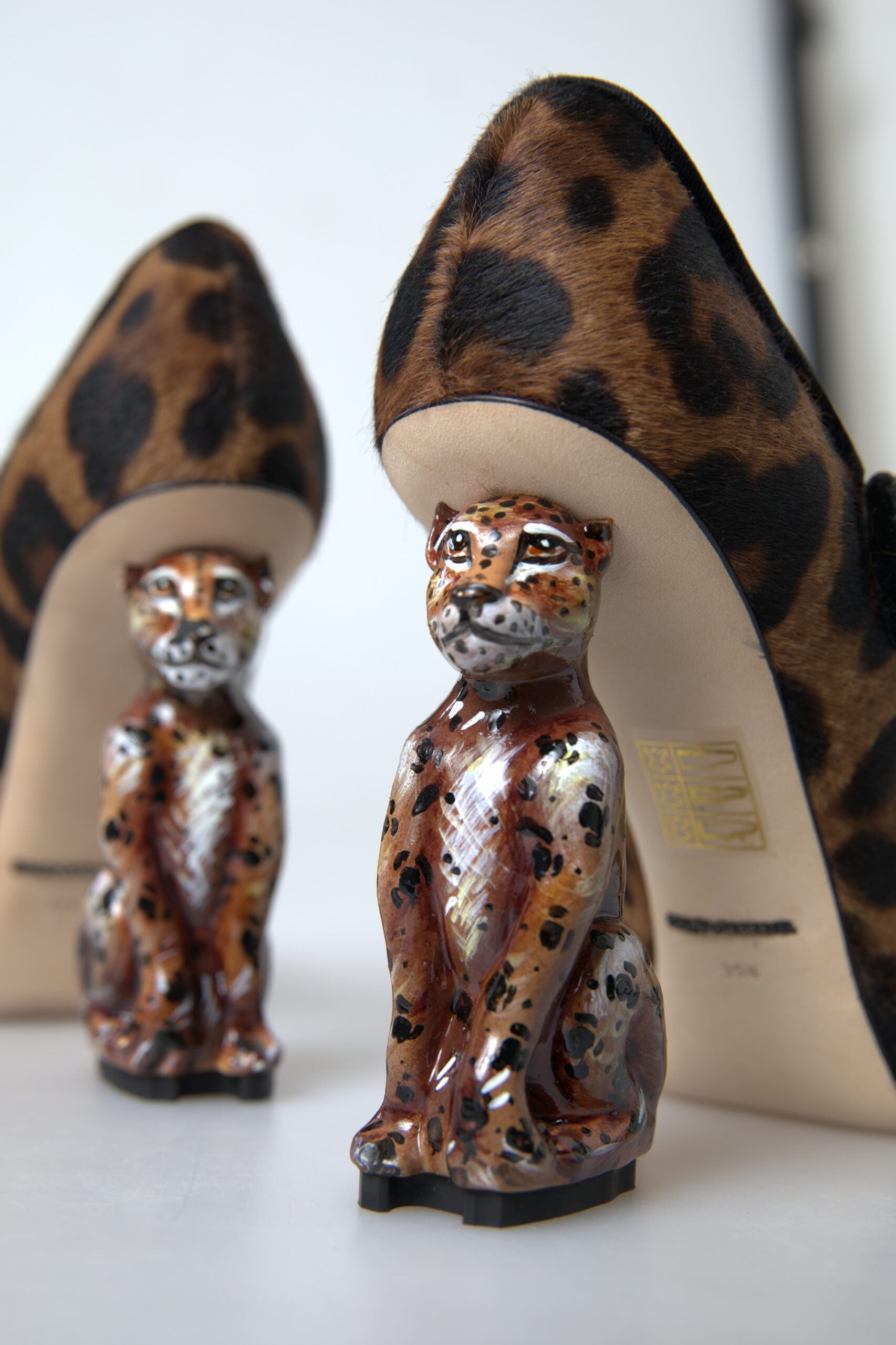 Zapatos Mary Jane de tacón de leopardo en becerro negro y marrón de Dolce & Gabbana-8