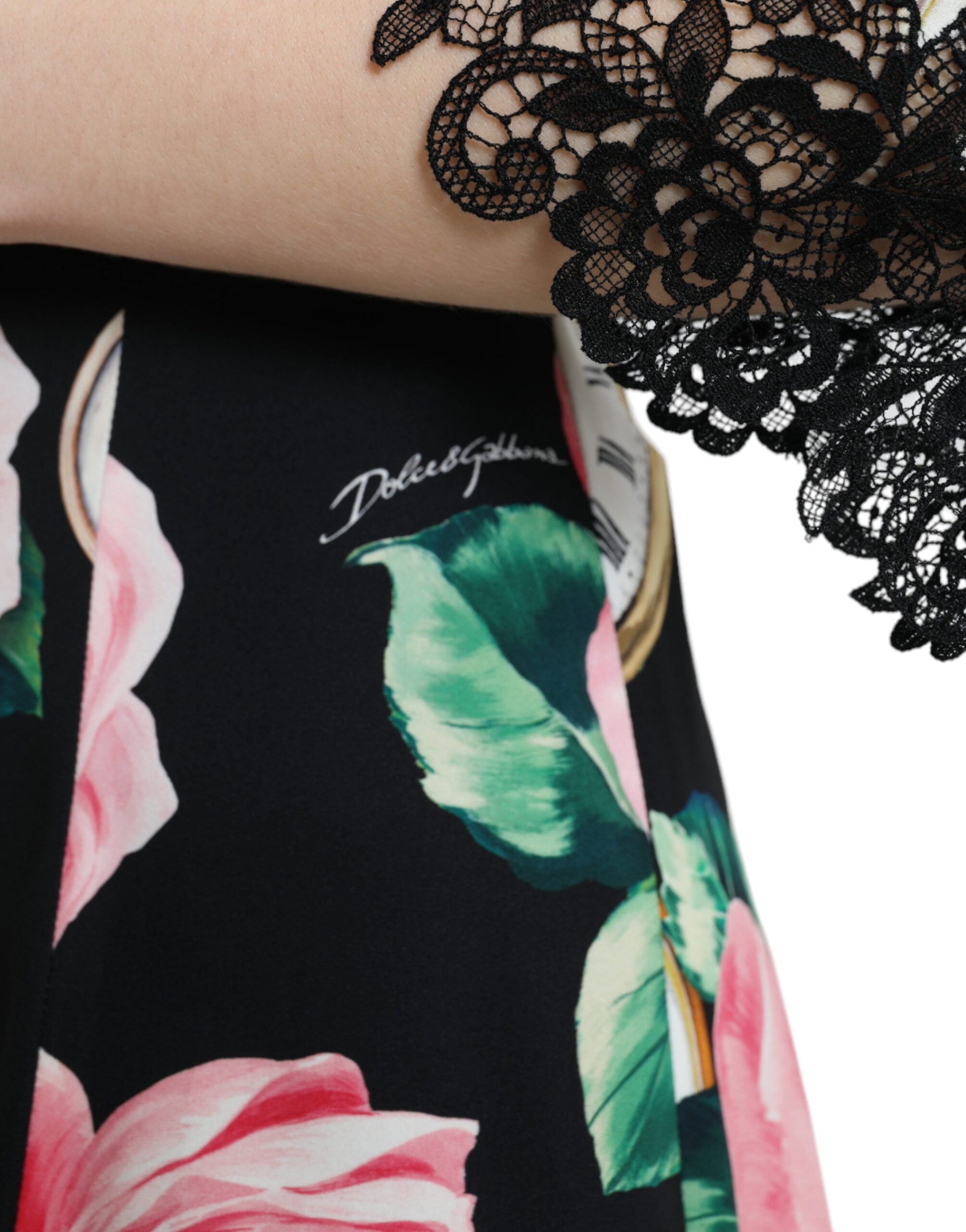 Dolce & Gabbana Schwarzes Kleid mit floraler Verzierung aus Spitze in A-Linie-7