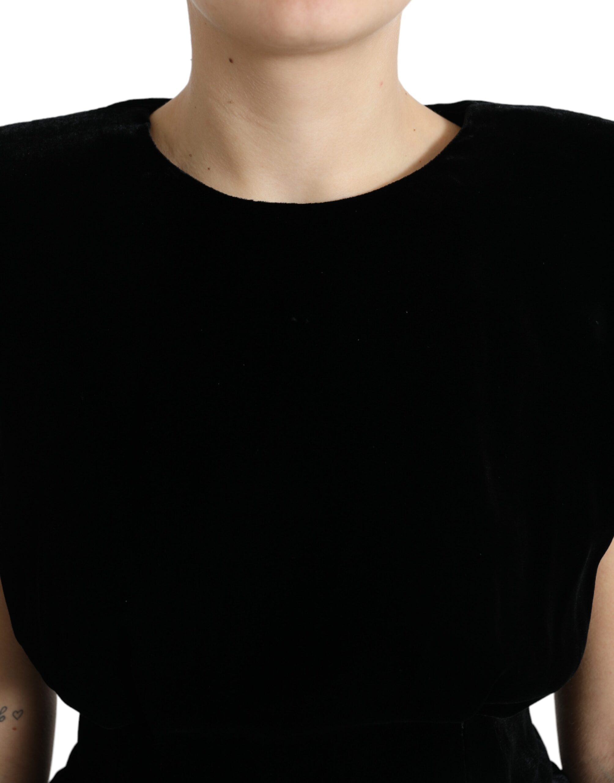 Blusa de terciopelo negro con hombros acolchados de Dolce & Gabbana-4