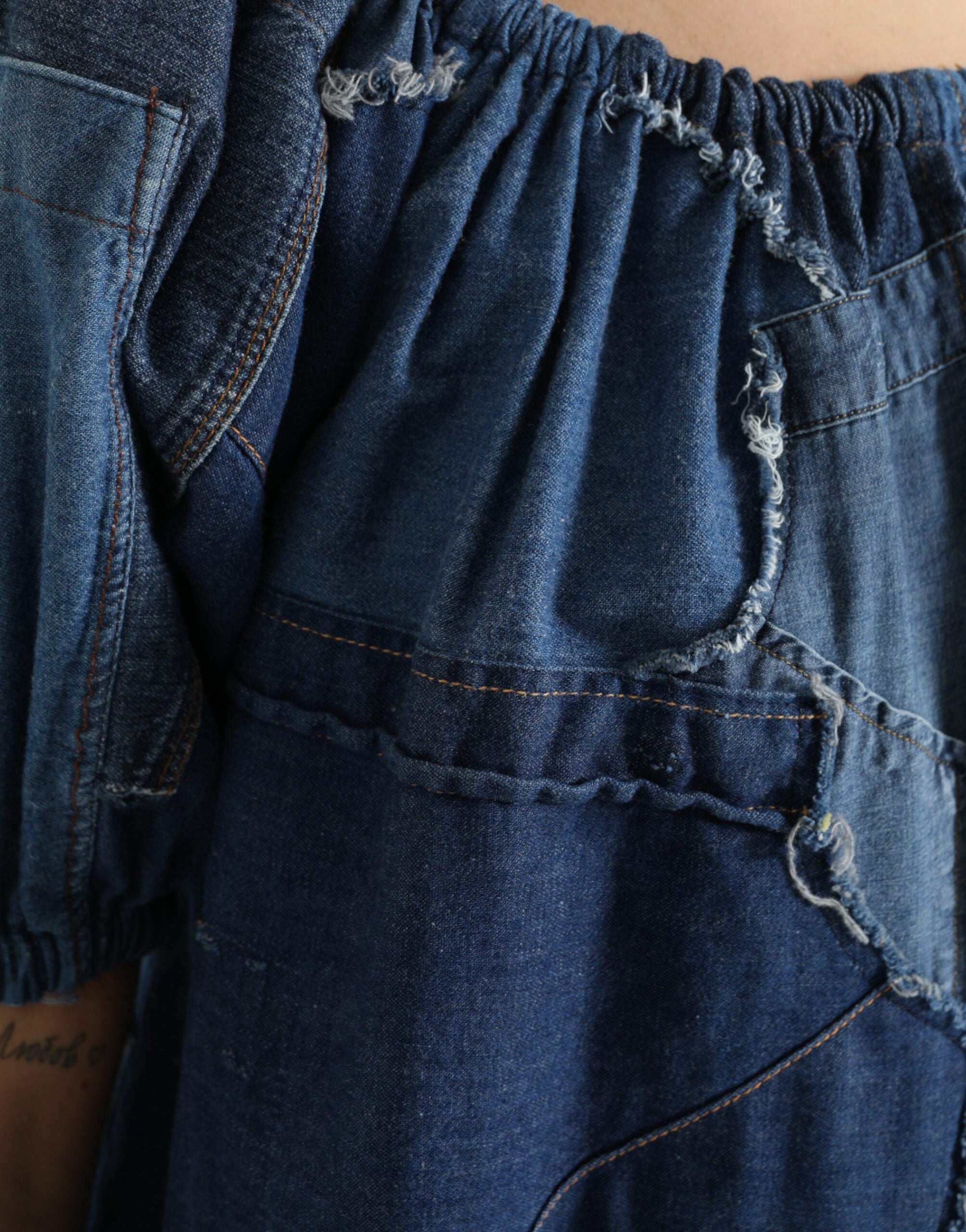 Dolce & Gabbana Blaues Patchwork Denim-Blusen-Top mit kurzen Ärmeln-5