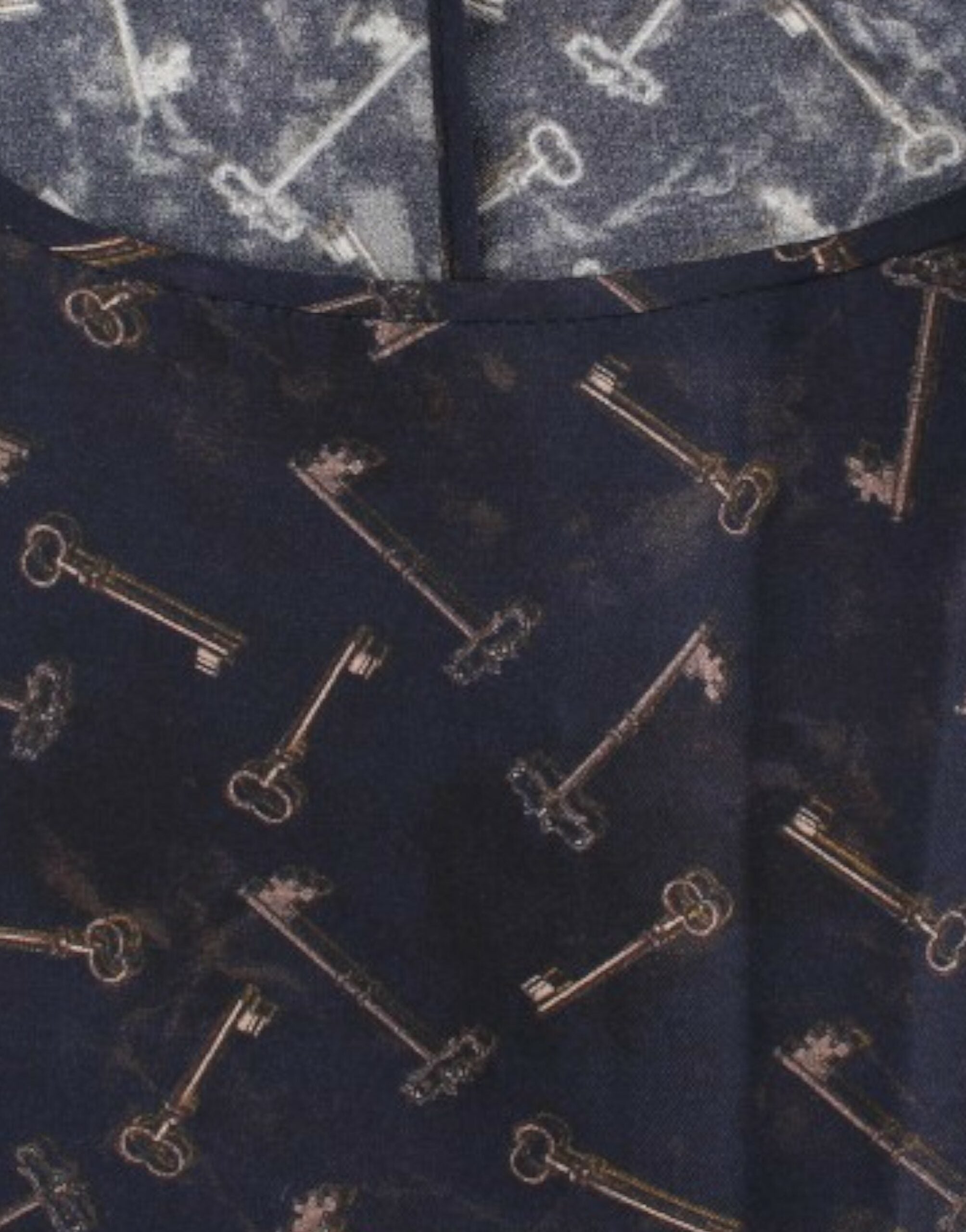 Blusa de seda azul y dorada con estampado de llaves de Dolce & Gabbana-6