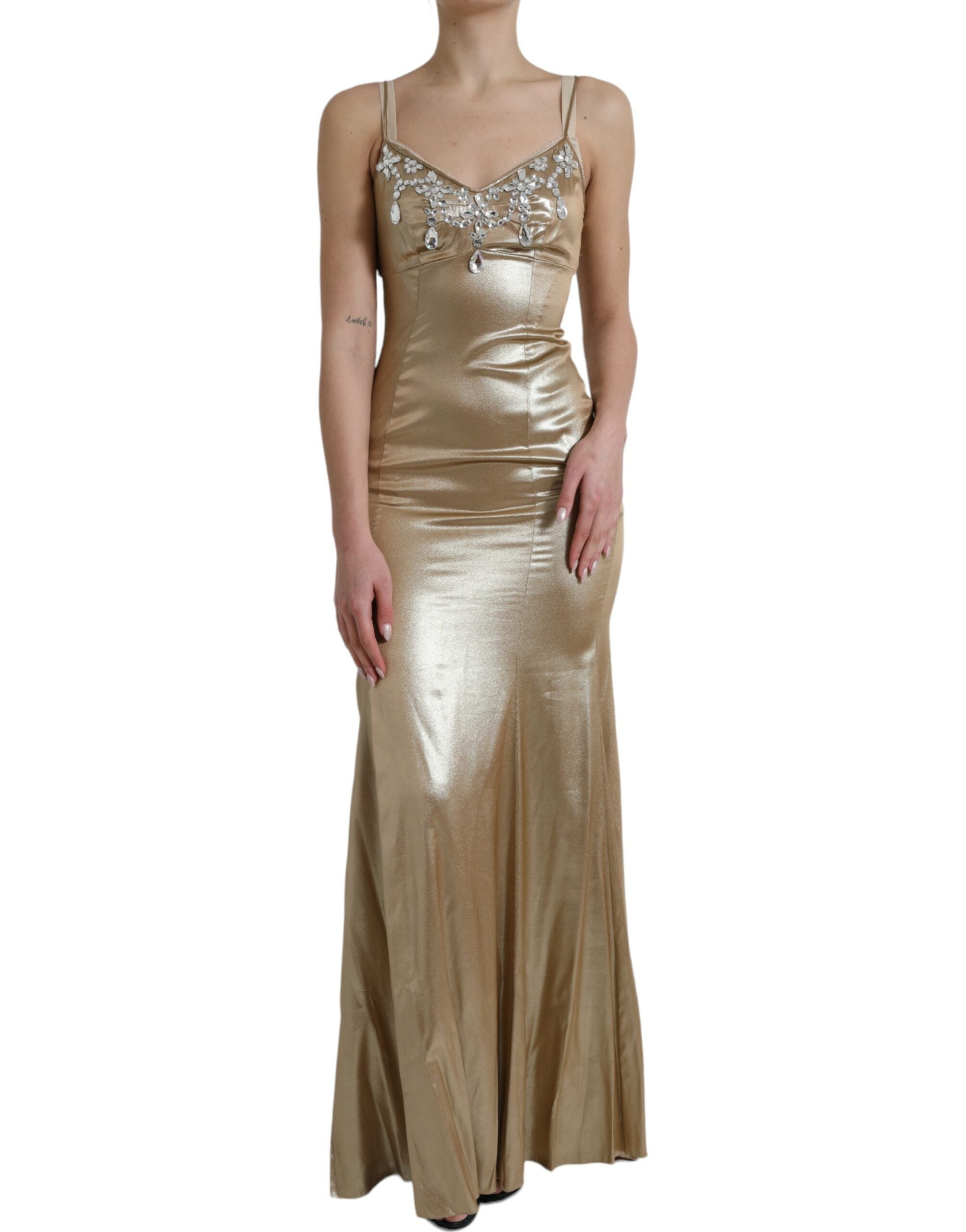Vestido metalizado de Dolce & Gabbana con adornos de cristales dorados-1