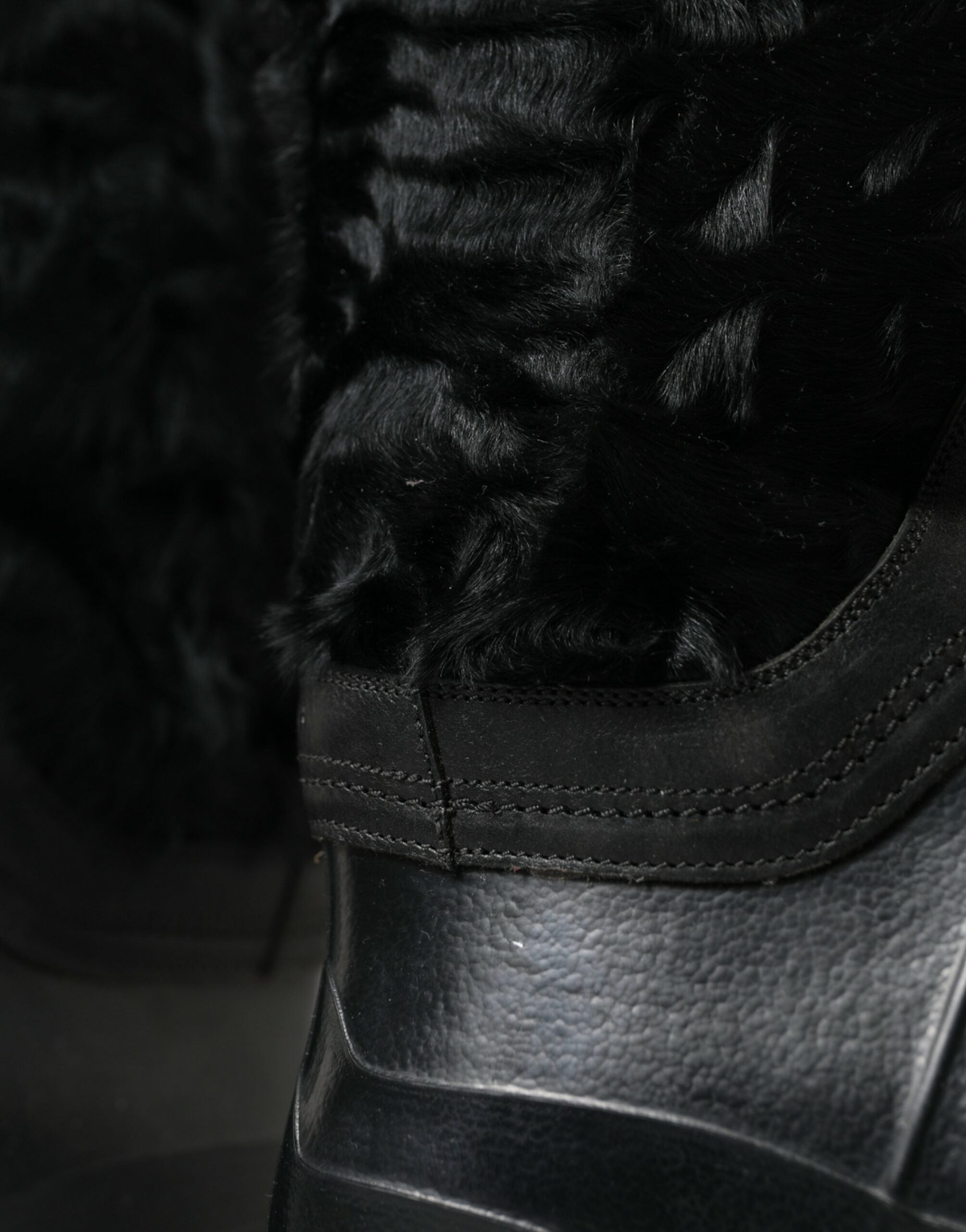 Botas de lluvia de piel de oveja con cordones de goma negros de Dolce & Gabbana-8