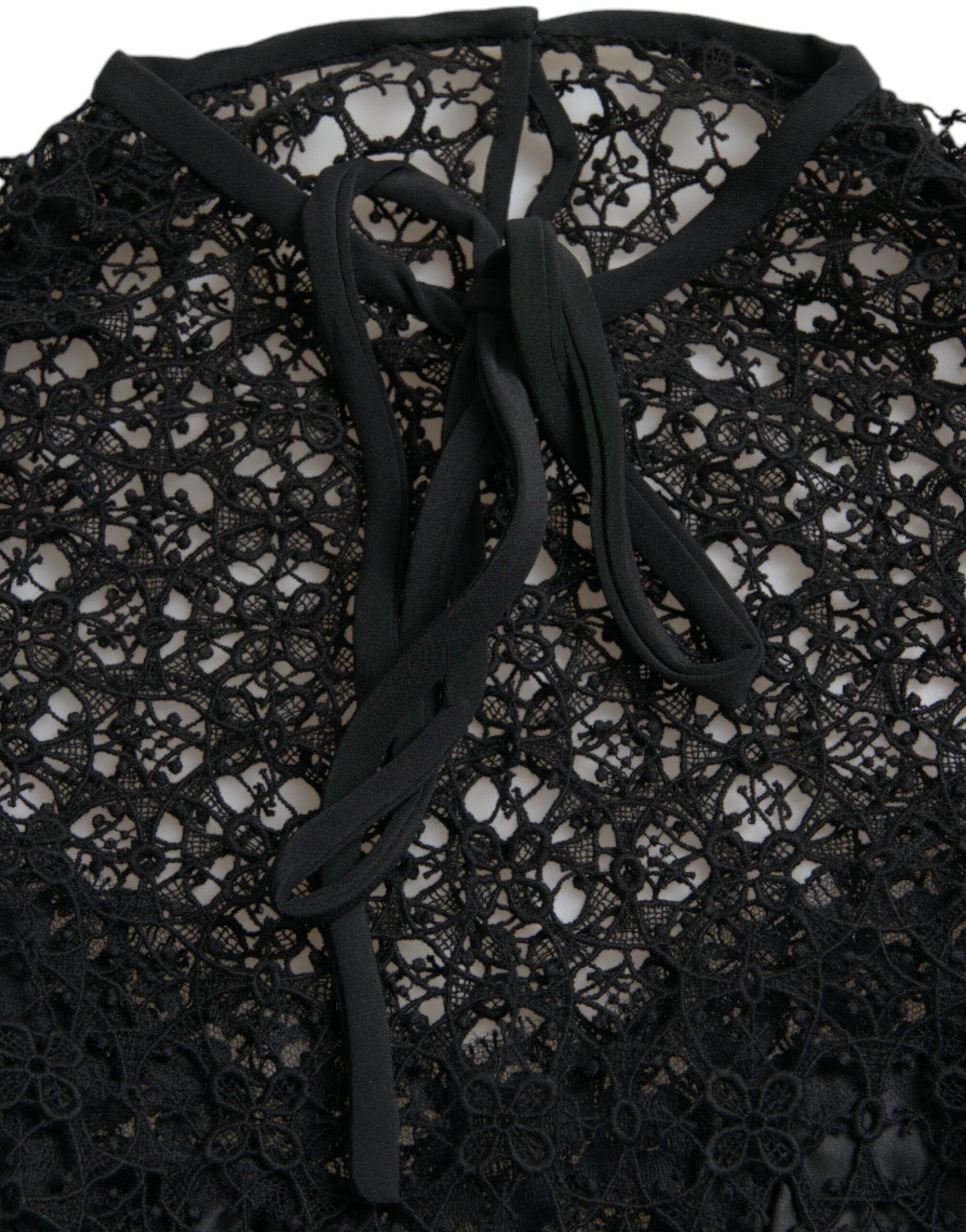 Blusa negra Dolce & Gabbana con encaje floral y mangas cortas-6