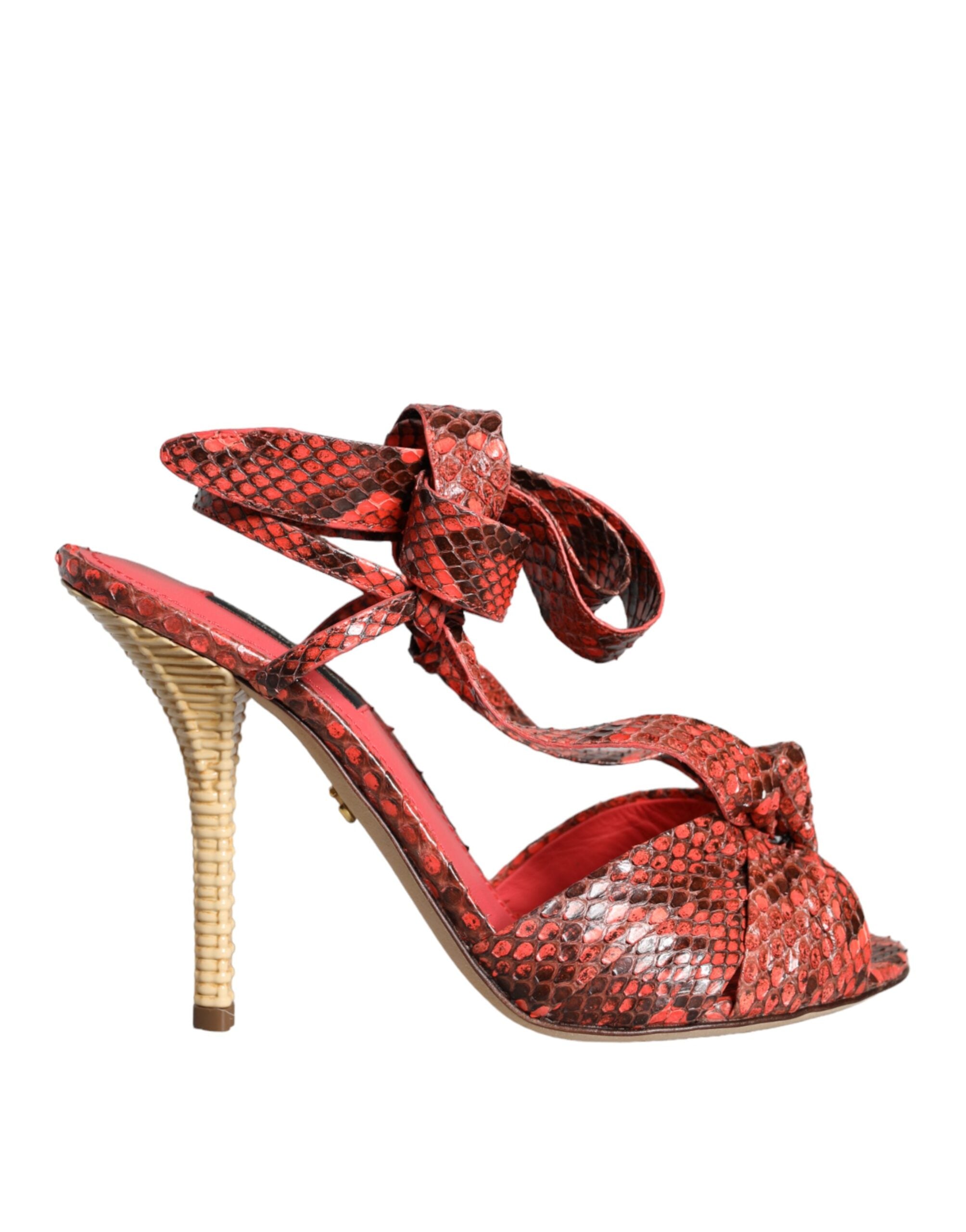 Sandalias de tacón de piel exótica coral de Dolce & Gabbana-1