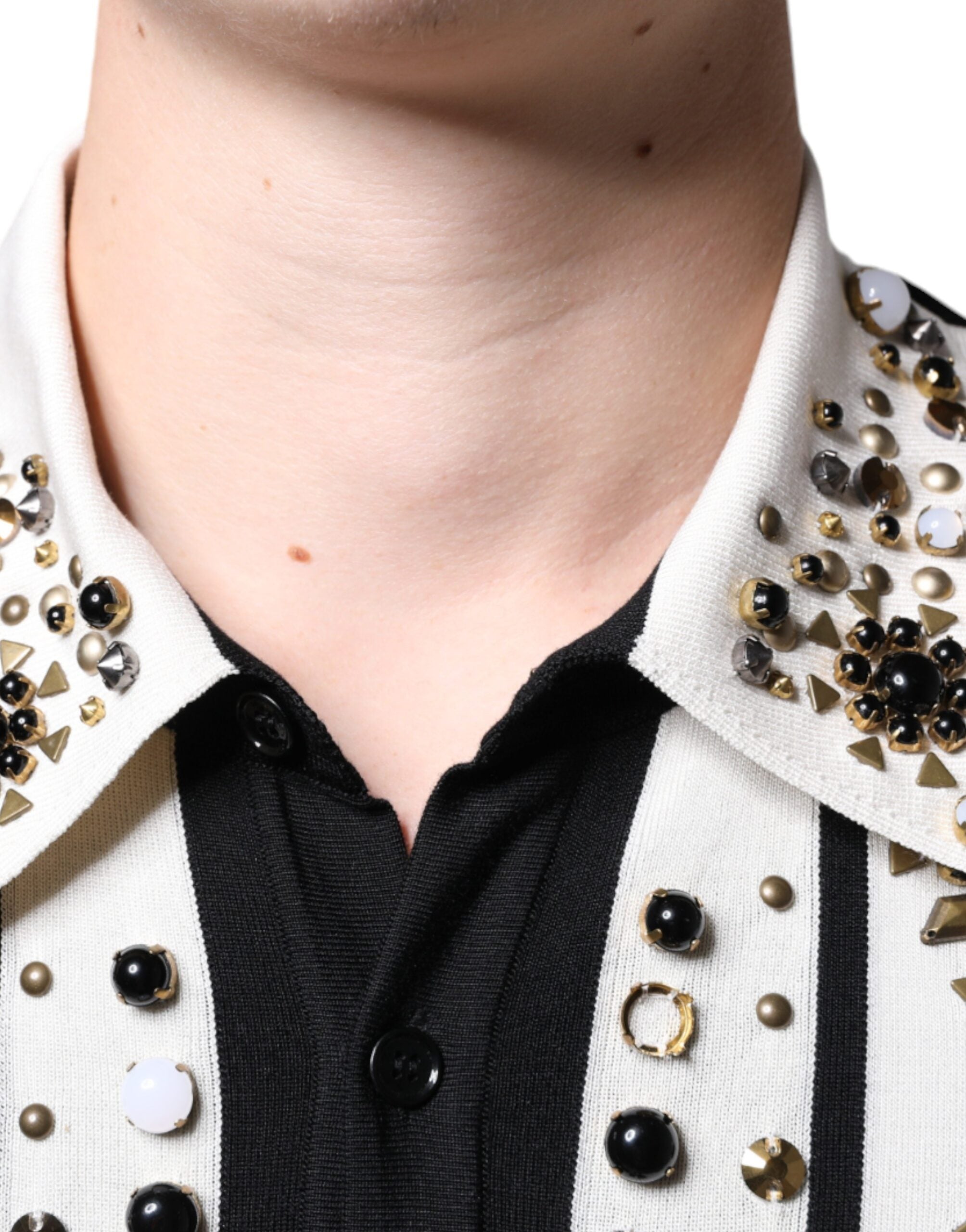 Camisa de seda blanca y negra con tachuelas y cristales de piedra de Dolce & Gabbana-5