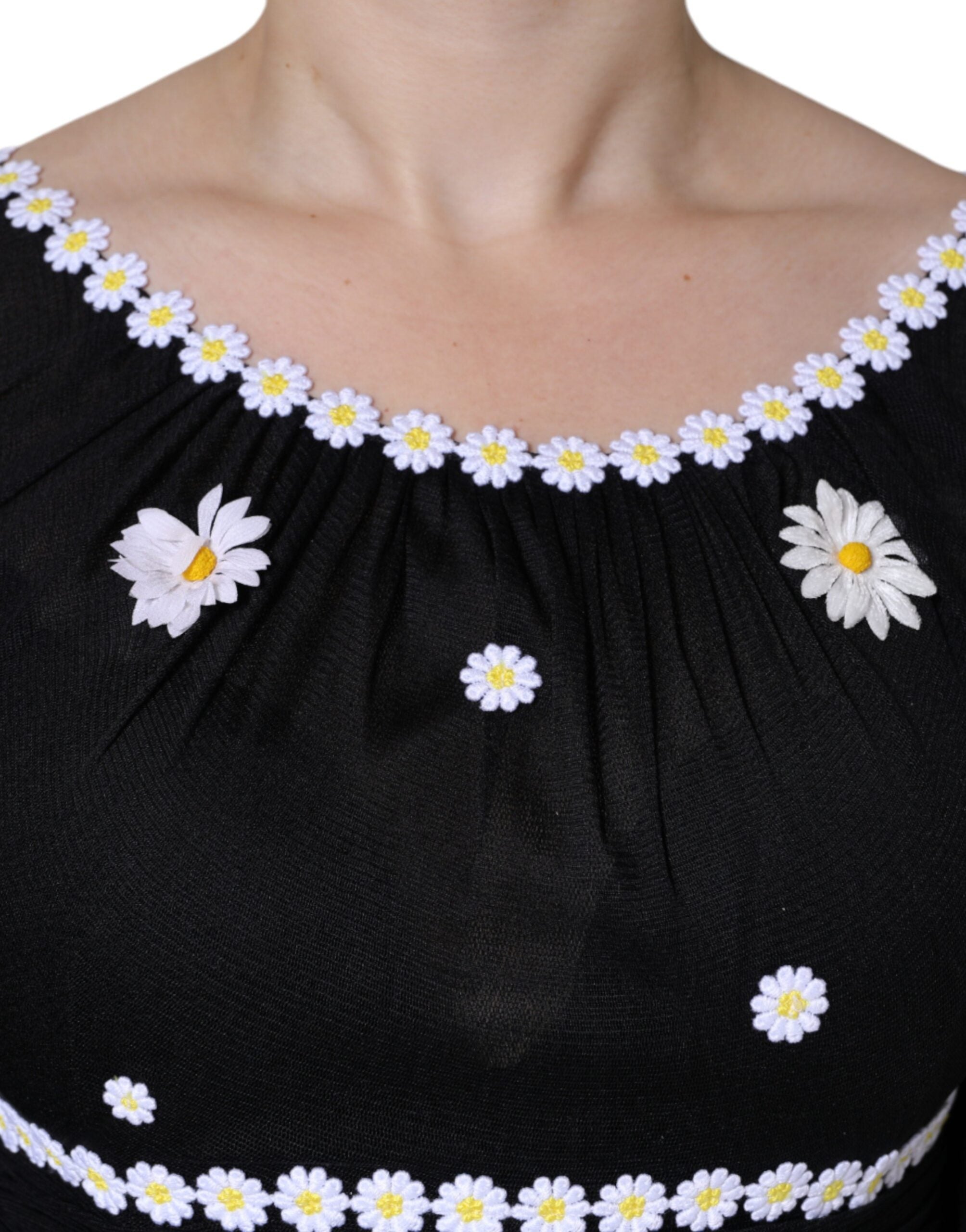 Vestido largo de seda negra con margaritas y corte A de Dolce & Gabbana-5