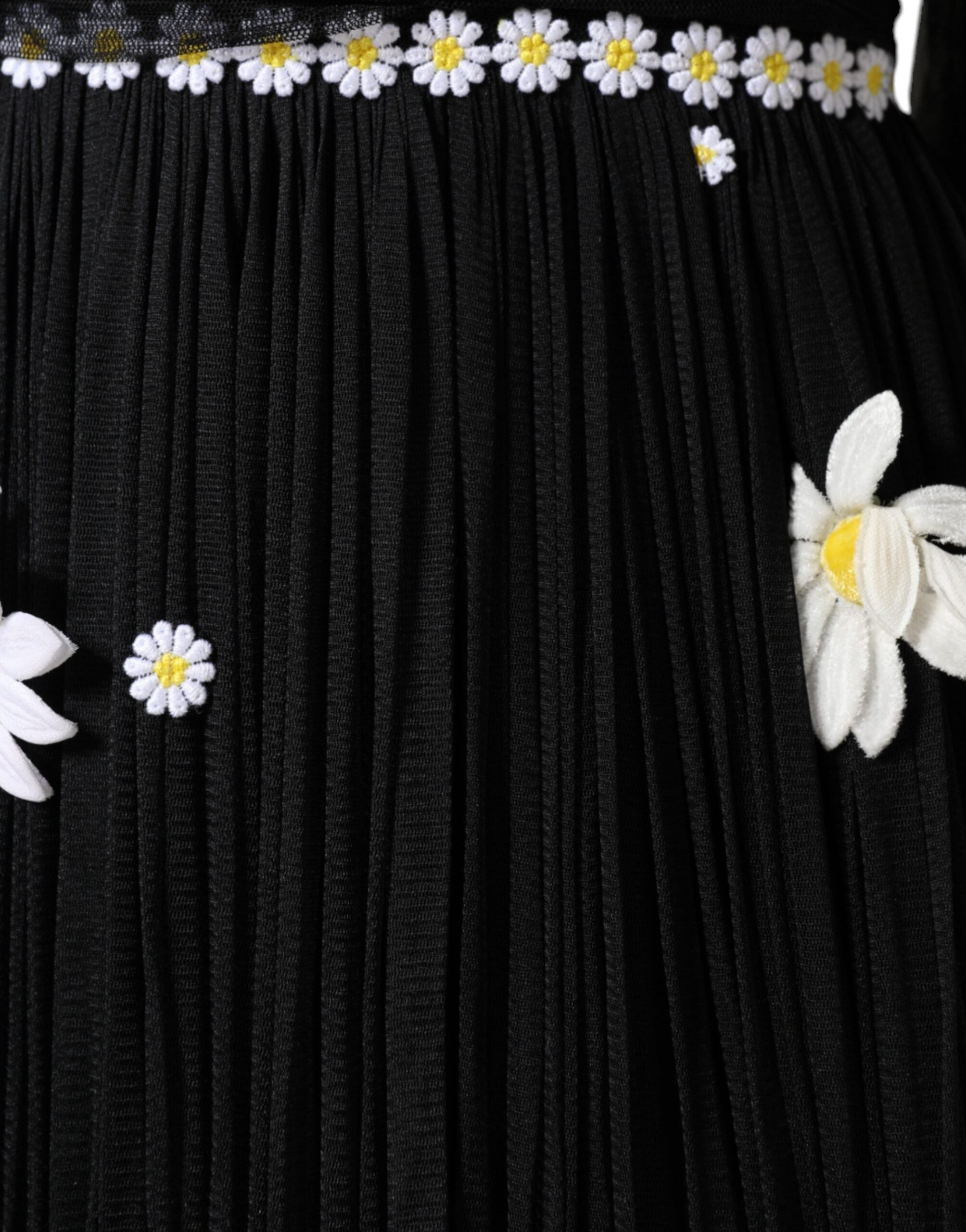 Vestido largo de seda negra con margaritas y corte A de Dolce & Gabbana-7