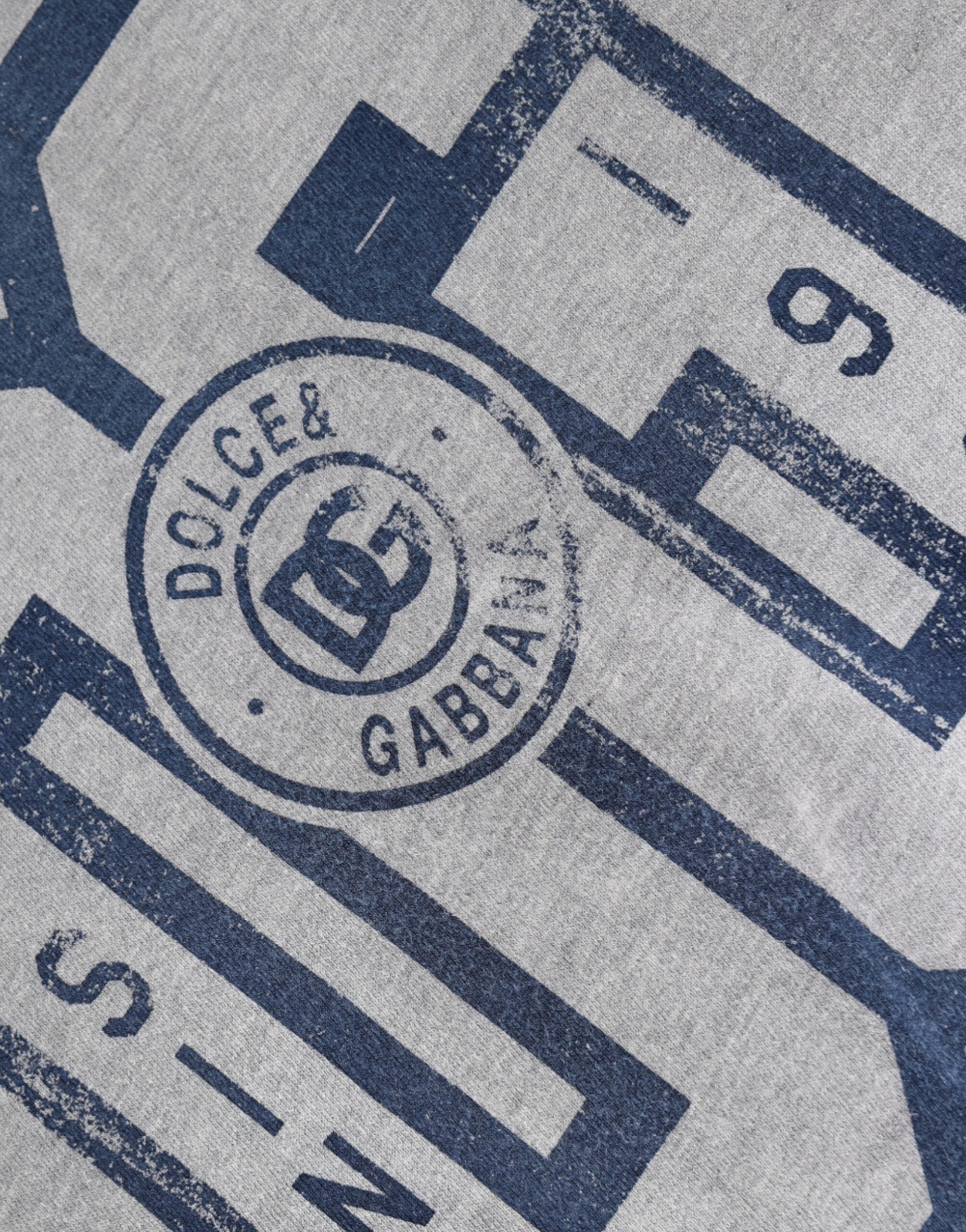 Dolce & Gabbana grey T-shirt with round neck and logo print, made of cotton-6