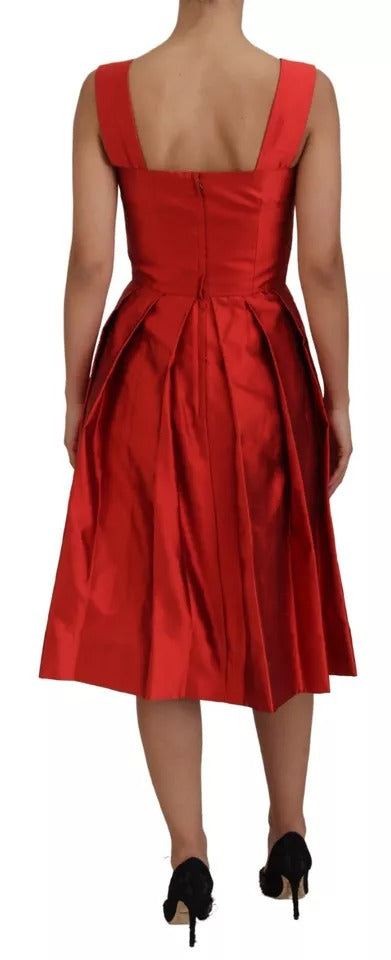 Vestido midi plisado de corte A en satén y seda de Dolce & Gabbana en rojo-3