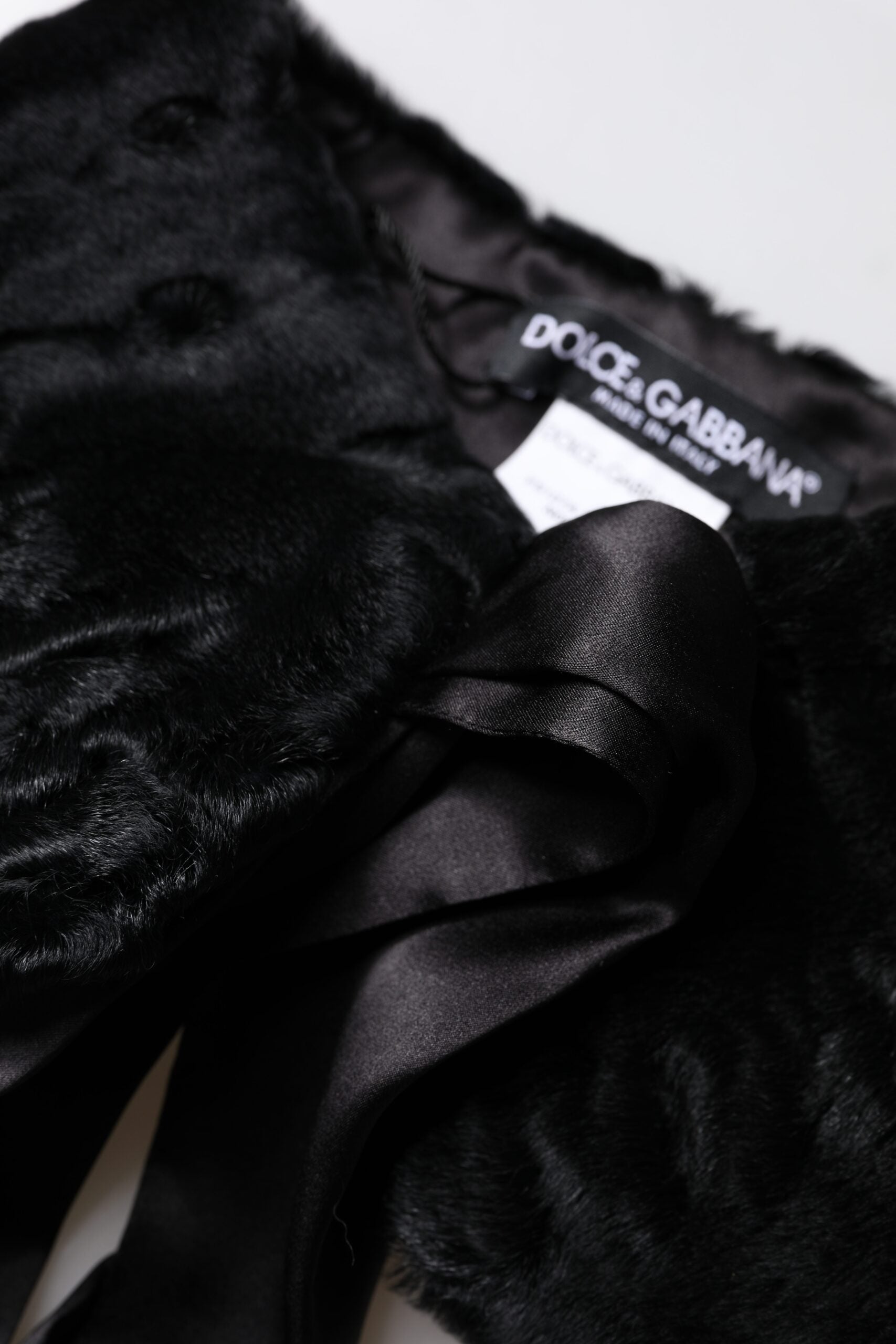 Dolce & Gabbana Black Lambskin Women's Neck Warmer Winter Scarf-8
