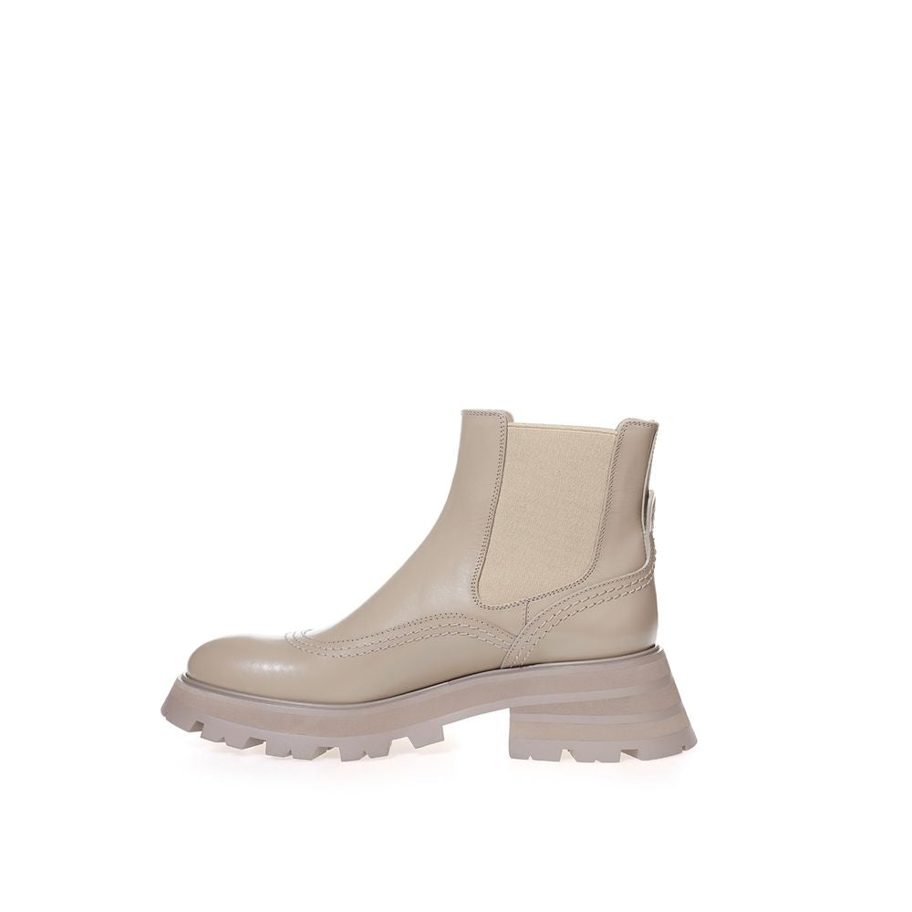 Alexander McQueen Chic Grey Leather Boots for Elegant Steps-2