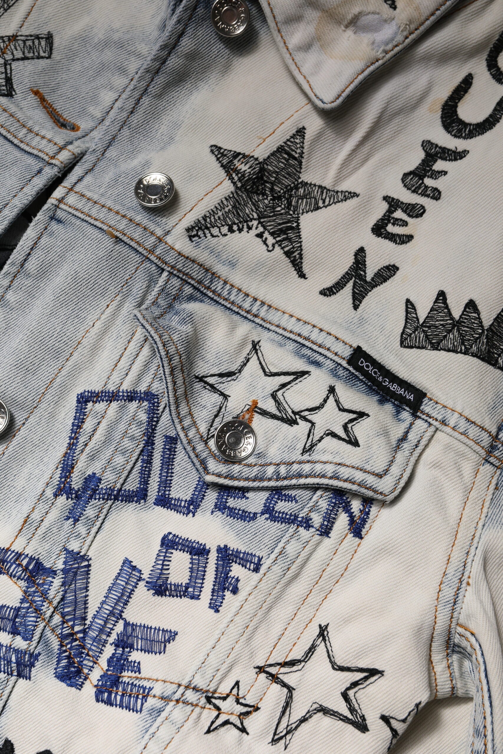 Dolce & Gabbana light blue graffiti denim jacket with button placket-7