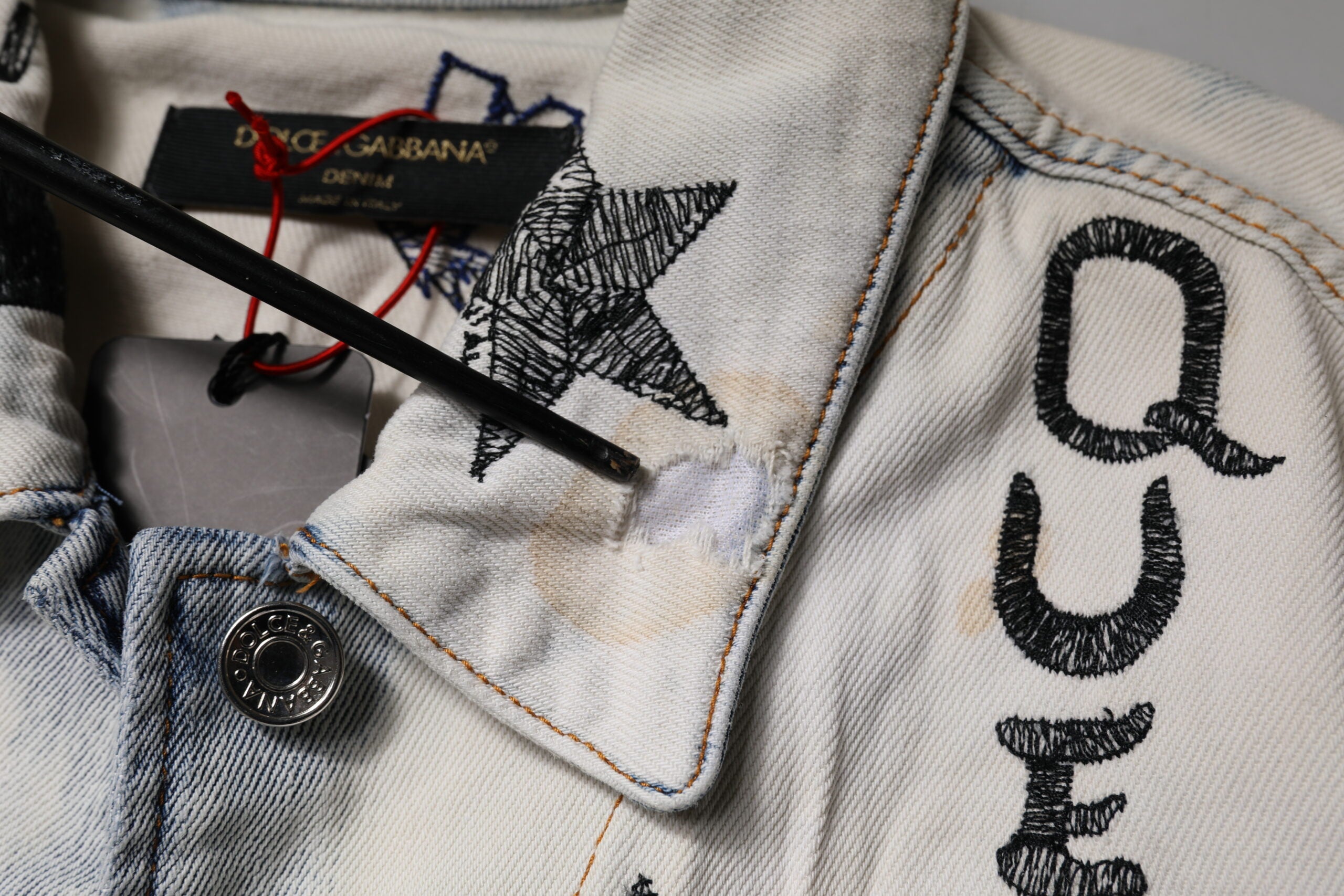 Dolce & Gabbana light blue graffiti denim jacket with button placket-8