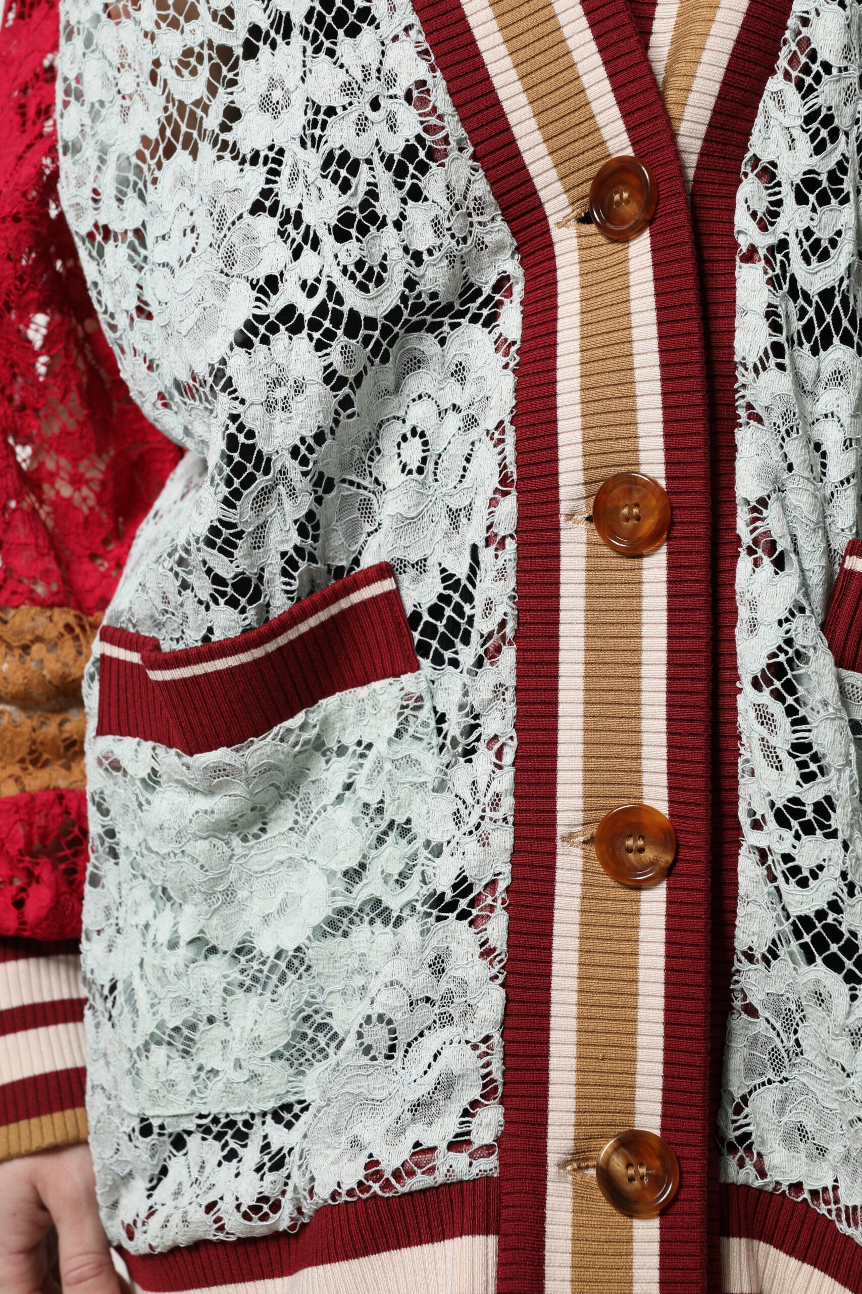 Dolce & Gabbana Mehrfarbige Strickjacke mit floraler Spitze-6
