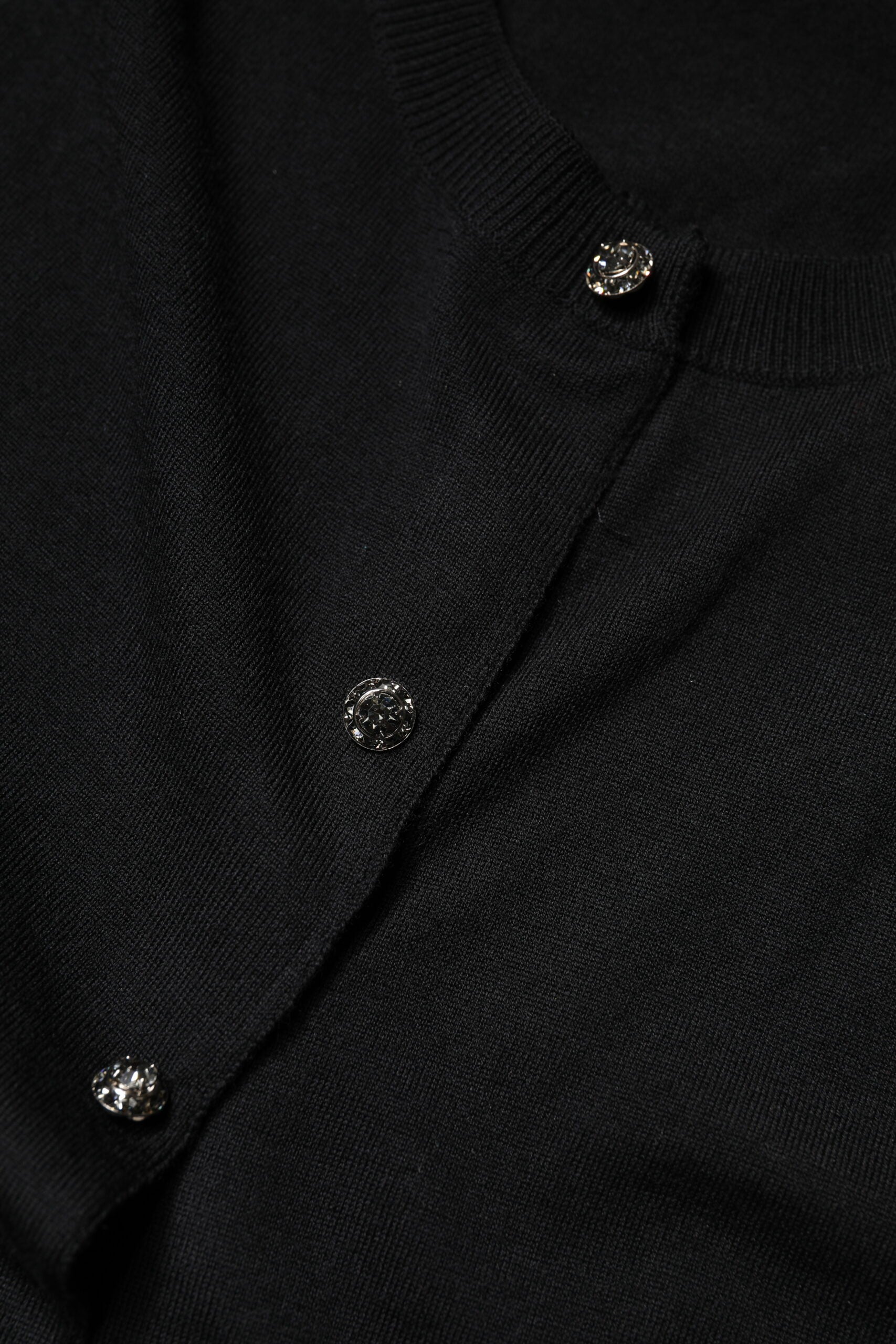 Blusa negra de manga corta con botones de Dolce & Gabbana-8