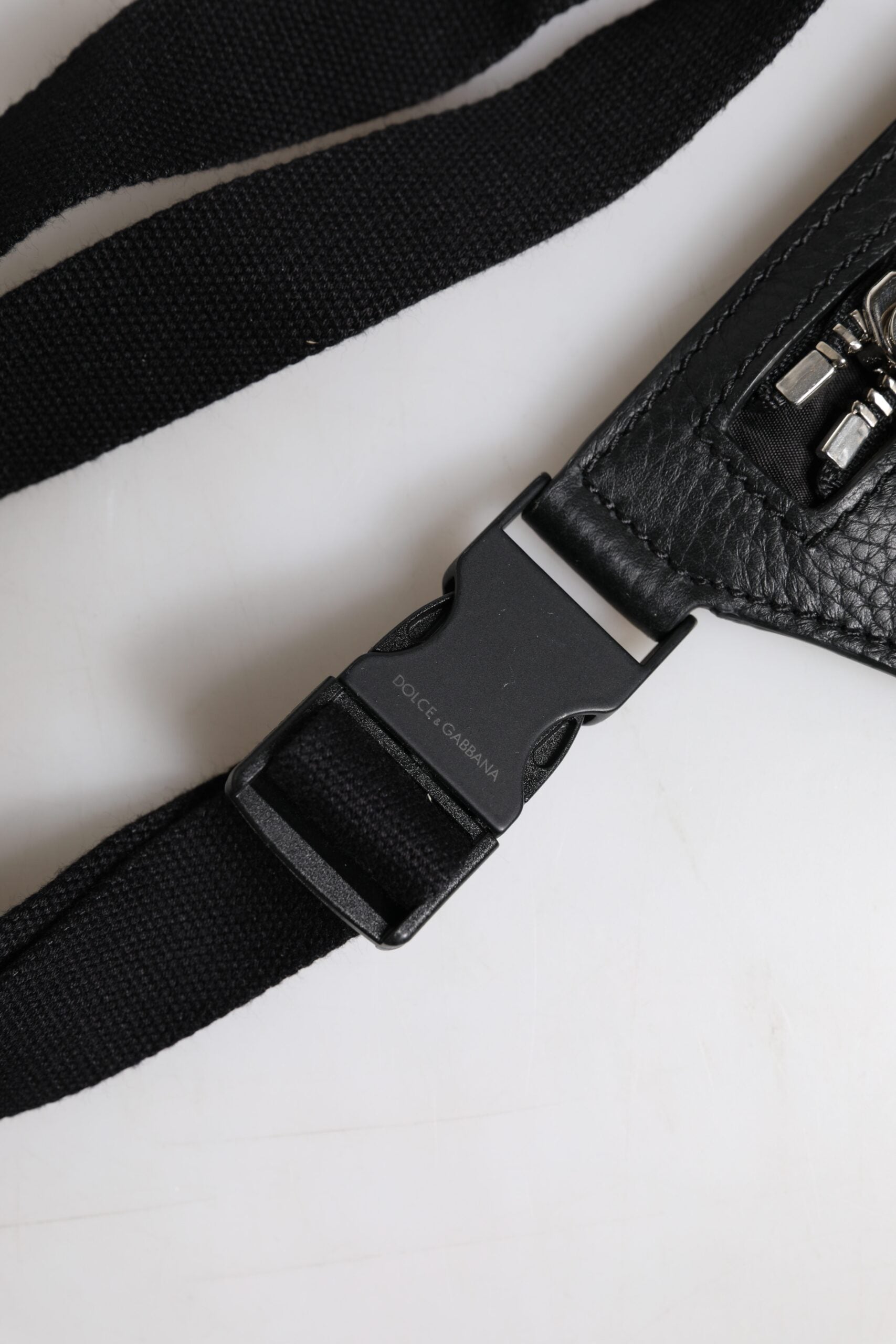 Dolce & Gabbana Schwarzes Kalbsleder Logo Plaque Gürtel Taille Männer Fanny Pack Tasche-7