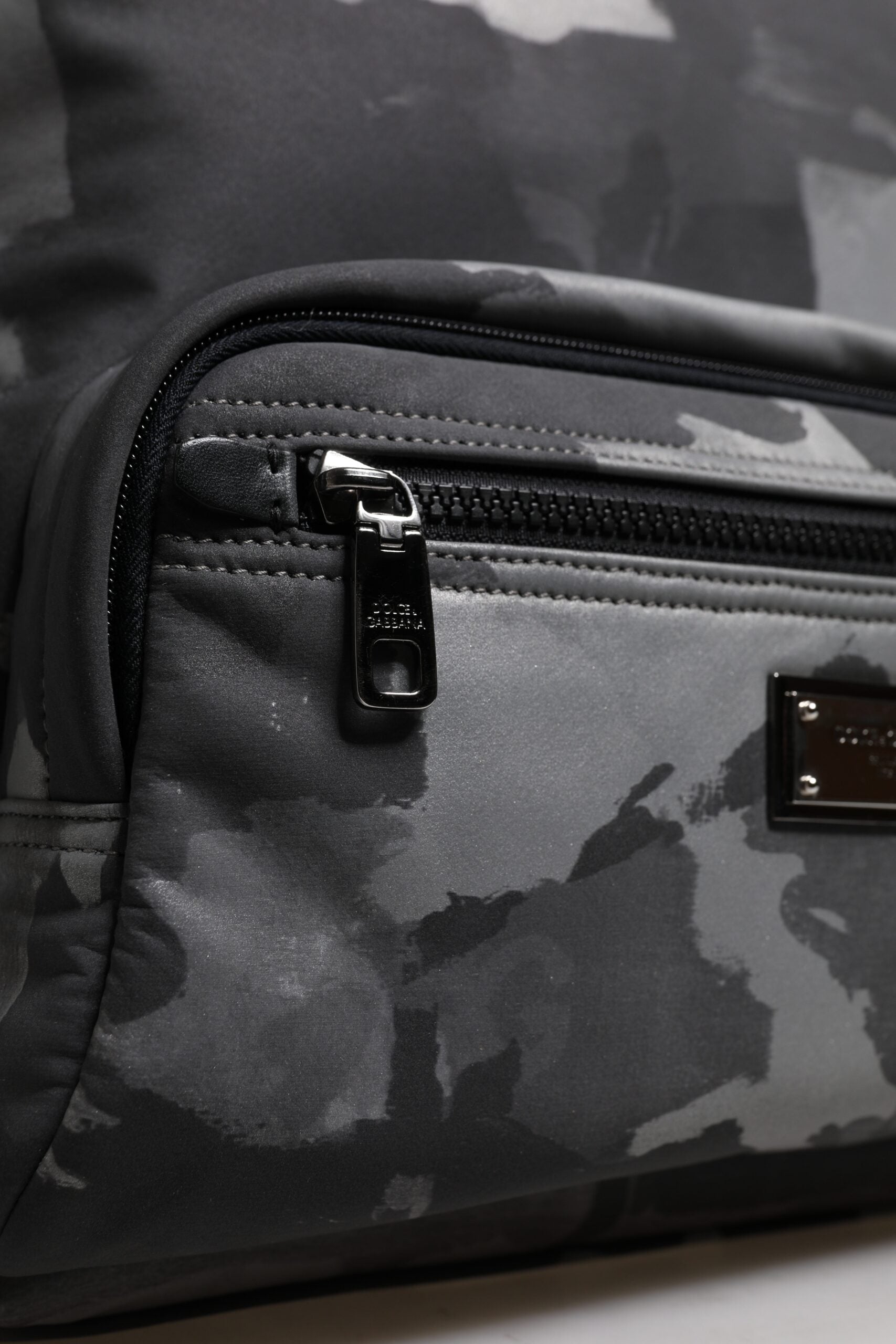 Dolce & Gabbana Graue Baumwolle Camouflage Logo Plaque Rucksack Tasche-8