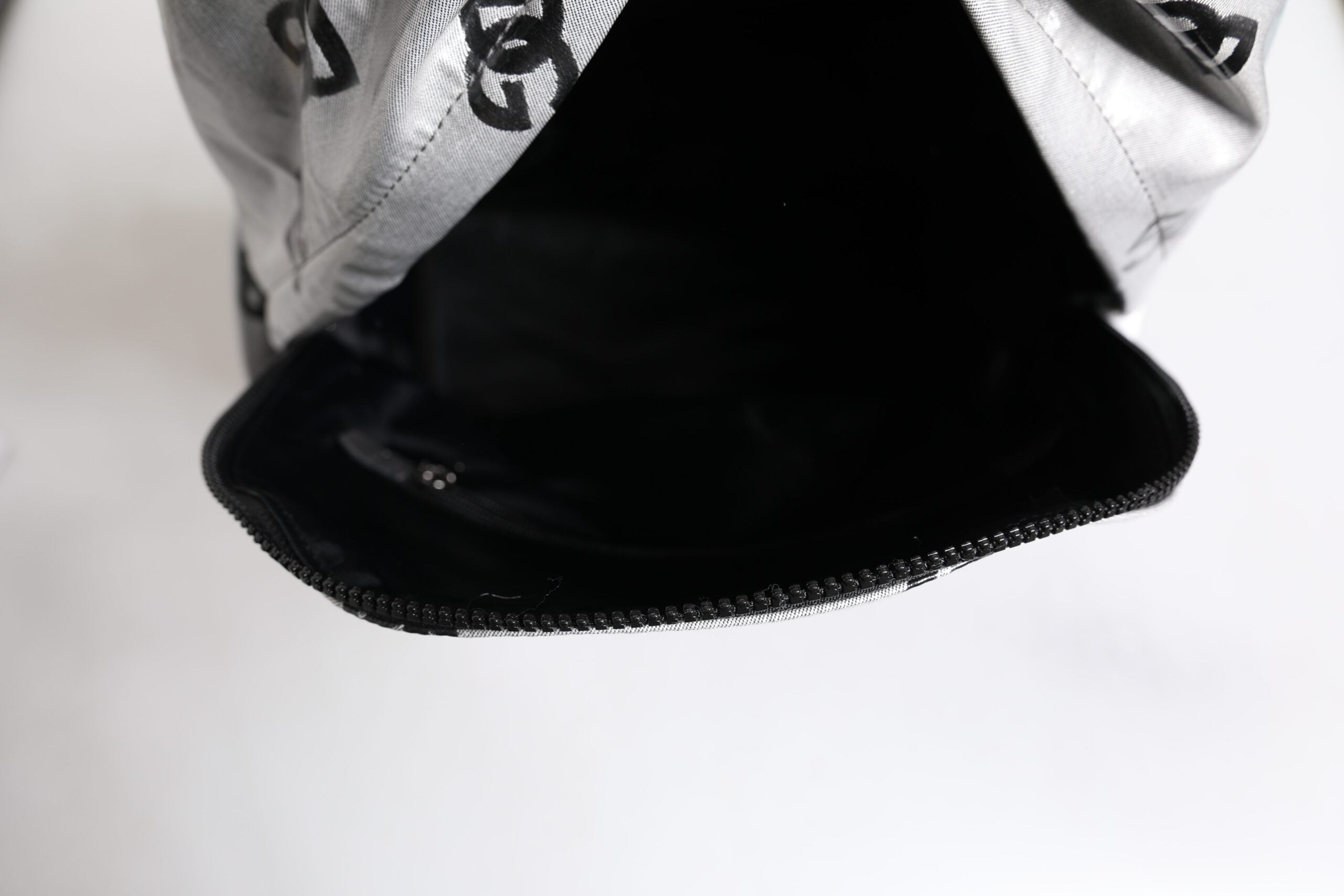 Dolce & Gabbana Polyester Grau Schwarz DG Logo Plaque Rucksack Tasche-7