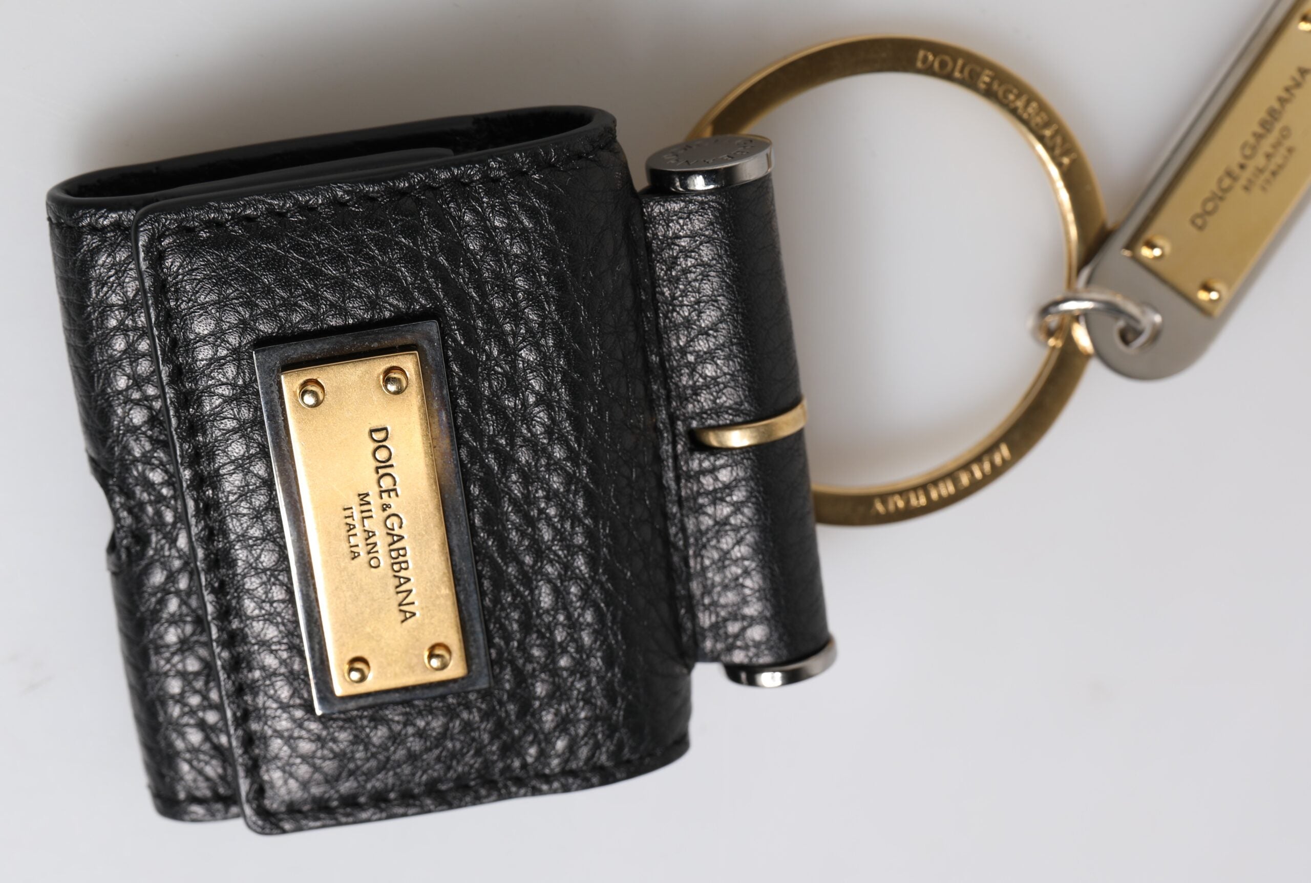 Dolce & Gabbana Schwarzer Lederriemen Gold Metall Logo Plaque Airpods Fall-3