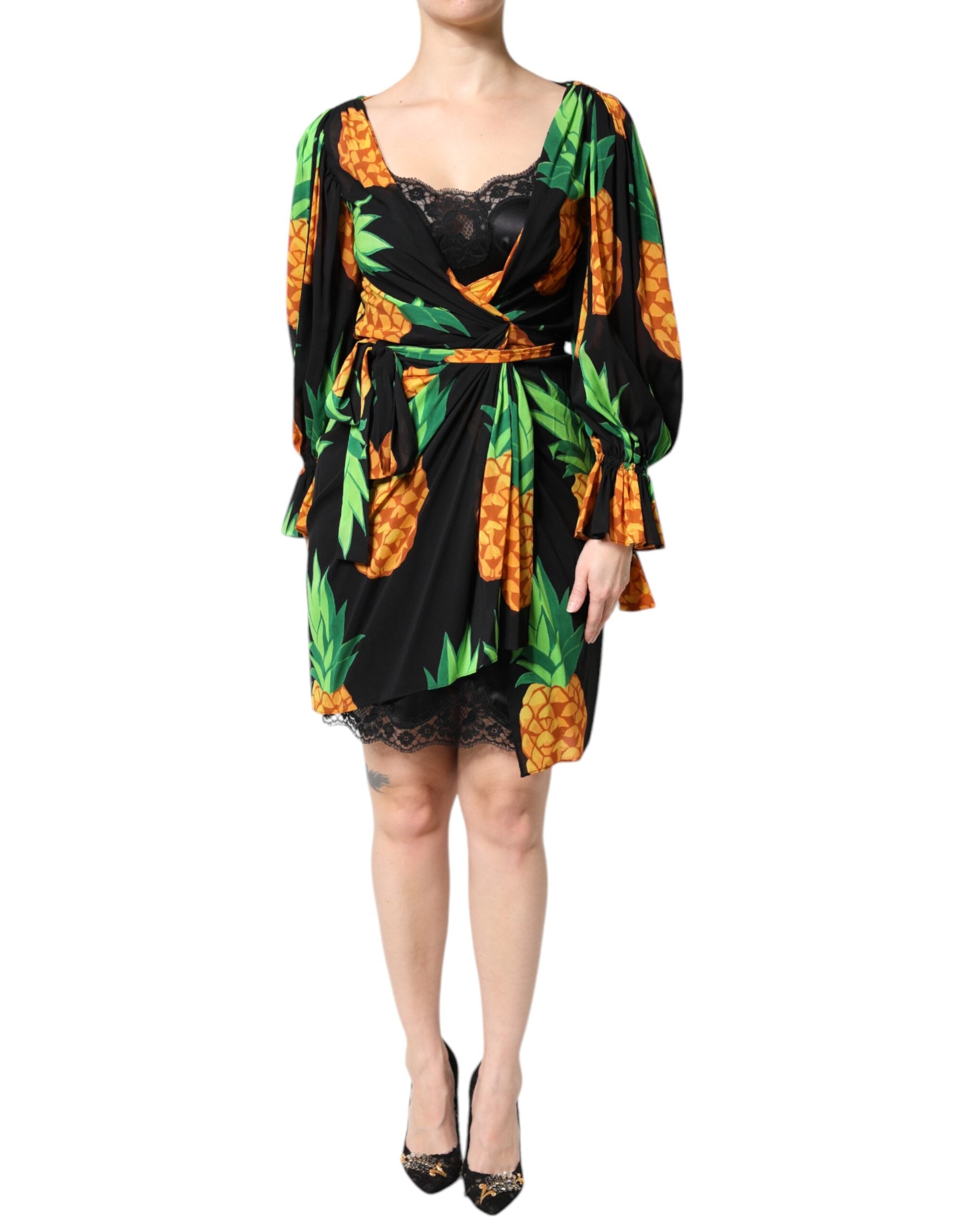Vestido cruzado de seda negra con estampado de piña drapeado de Dolce & Gabbana-2