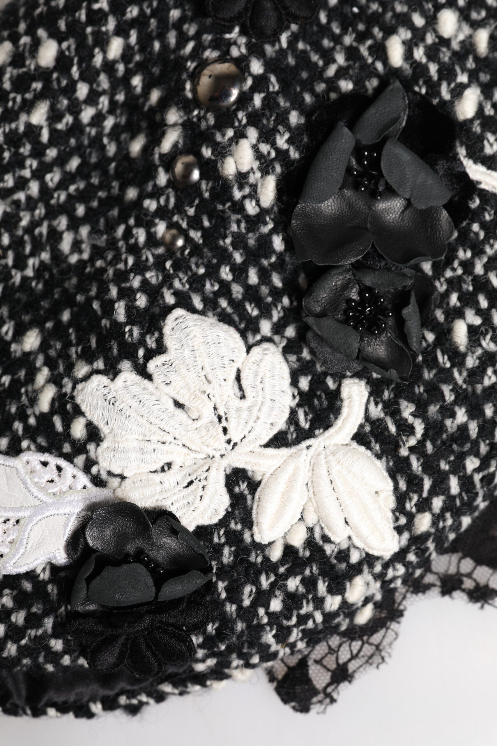 Dolce & Gabbana cloche hat in black wool with white floral trim-8