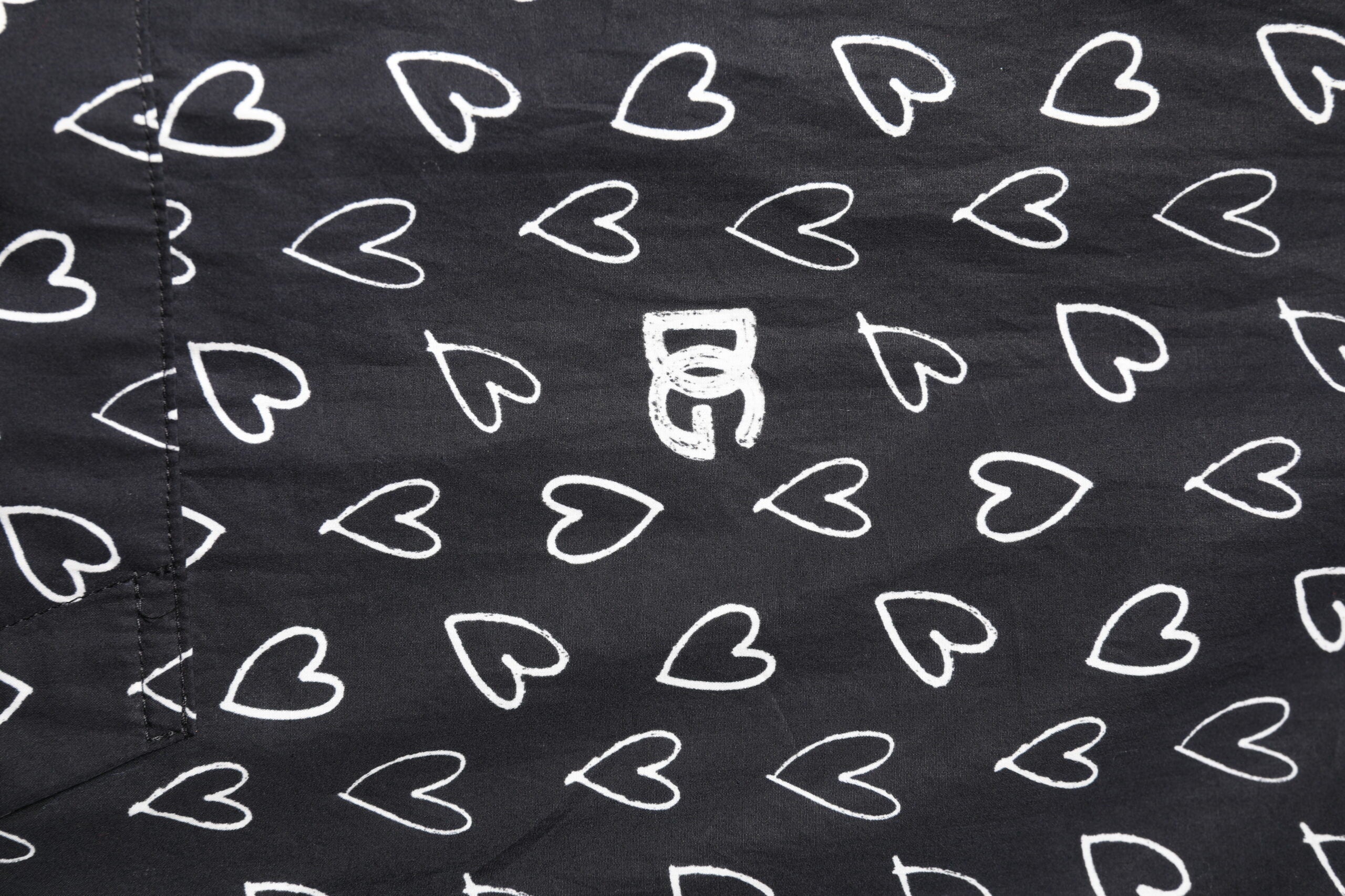 Dolce & Gabbana black windbreaker jacket with heart print and hood-6