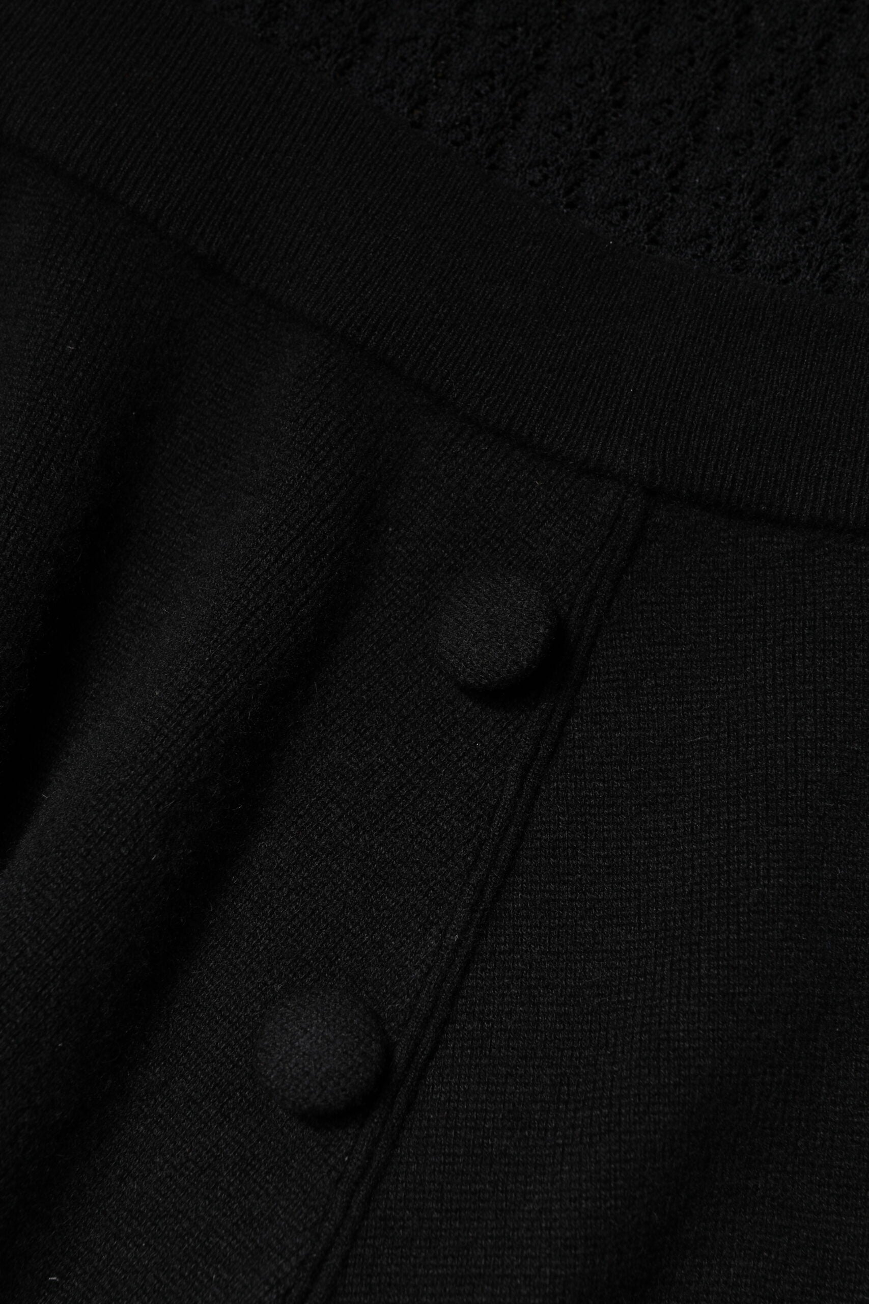 Vestido midi de cachemir negro de Dolce & Gabbana con mangas largas y corte en A-8
