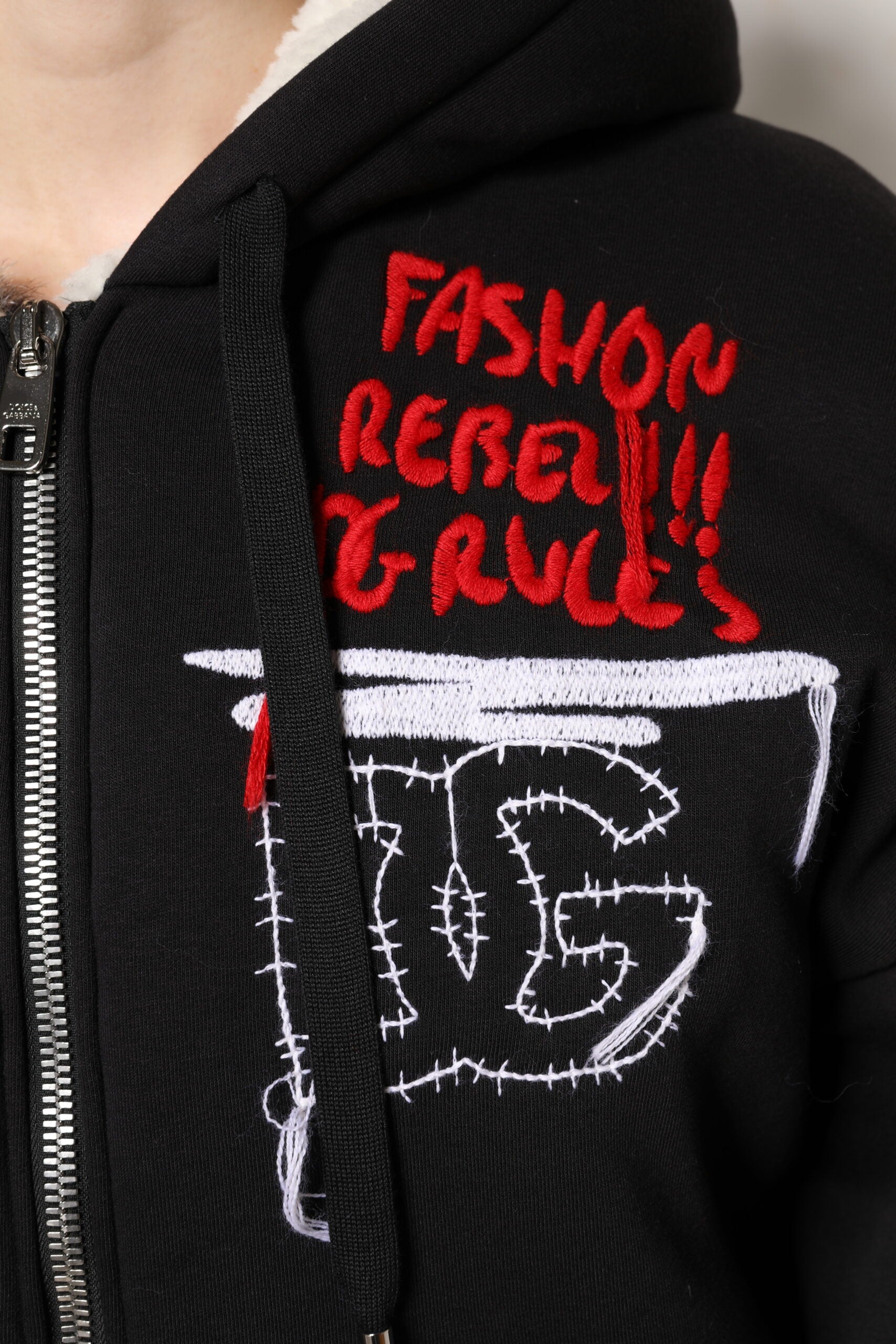 Dolce & Gabbana black embroidered jacket with hood and zipper-6
