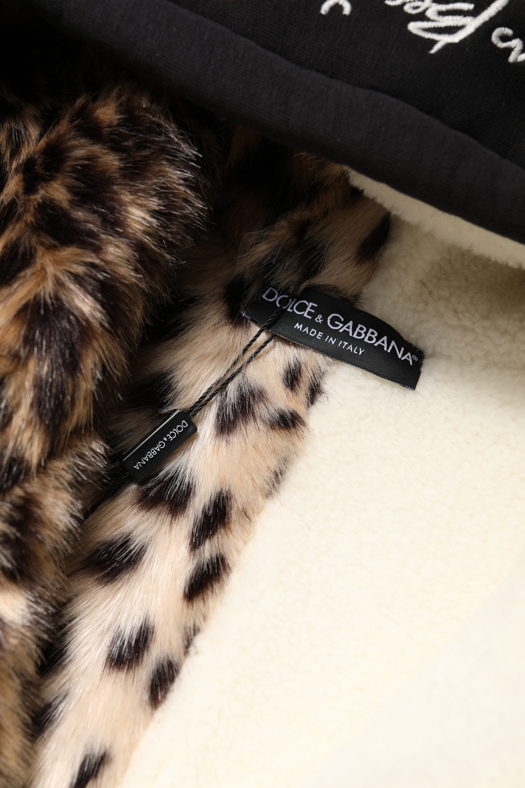 Dolce & Gabbana black embroidered jacket with hood and zipper-8
