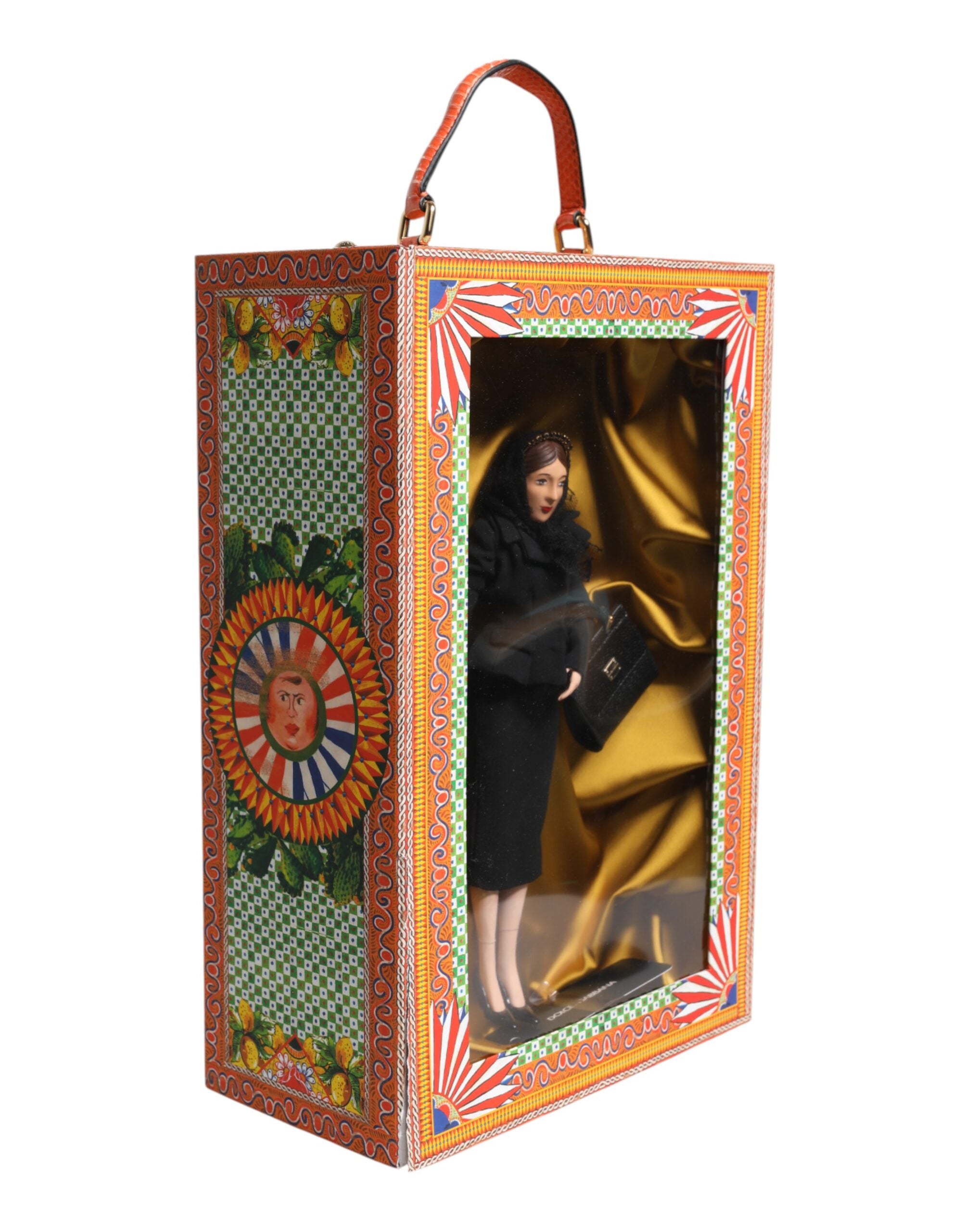 Muñecas sicilianas de cuero y cerámica de Dolce & Gabbana con vestido negro-4