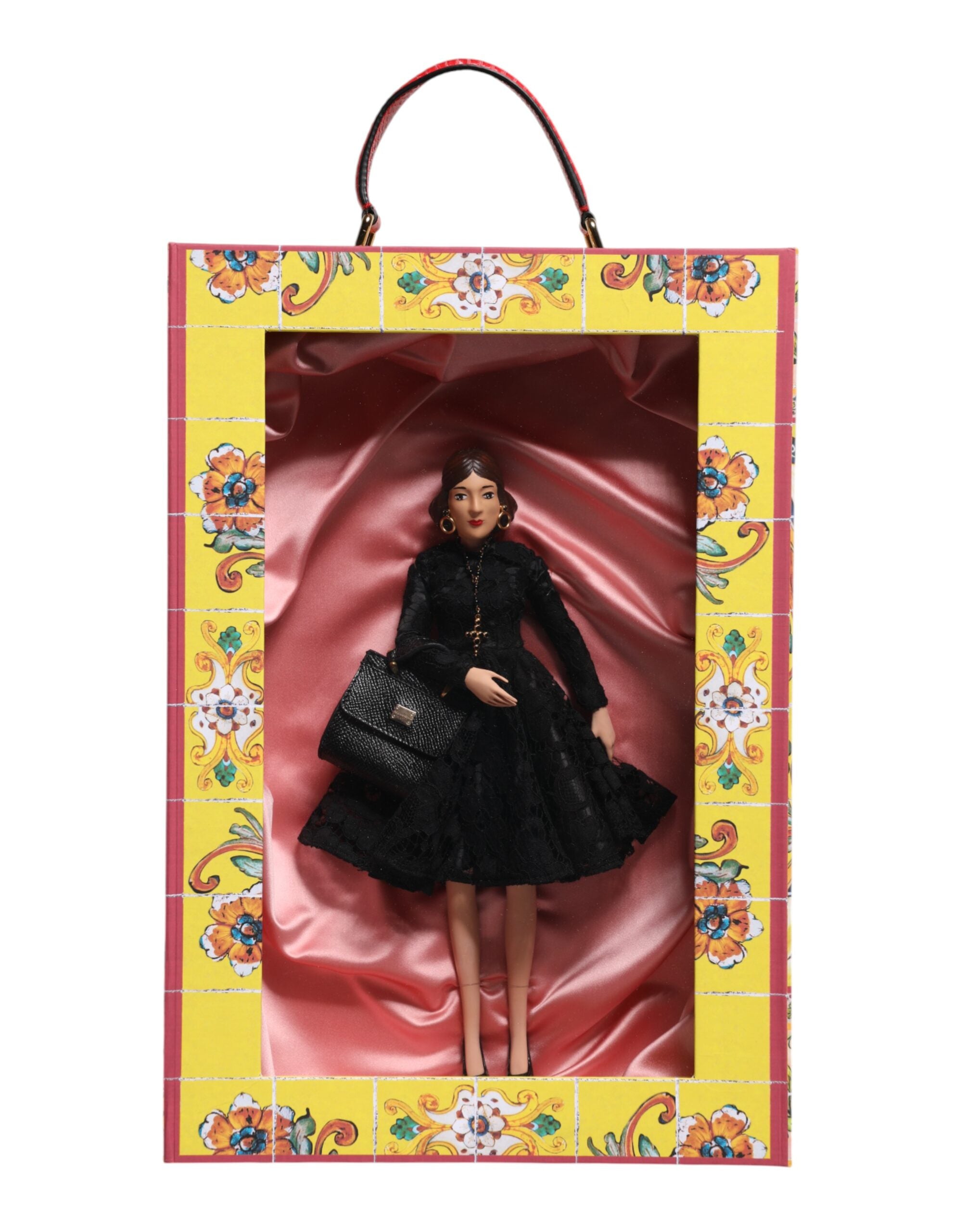 Muñecas sicilianas de cuero y cerámica de Dolce & Gabbana con vestido negro-1